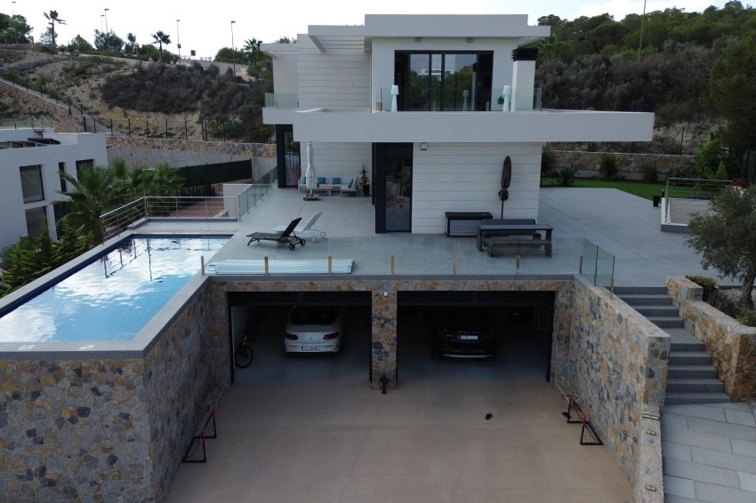 Resale - Villa -
Las Colinas Golf