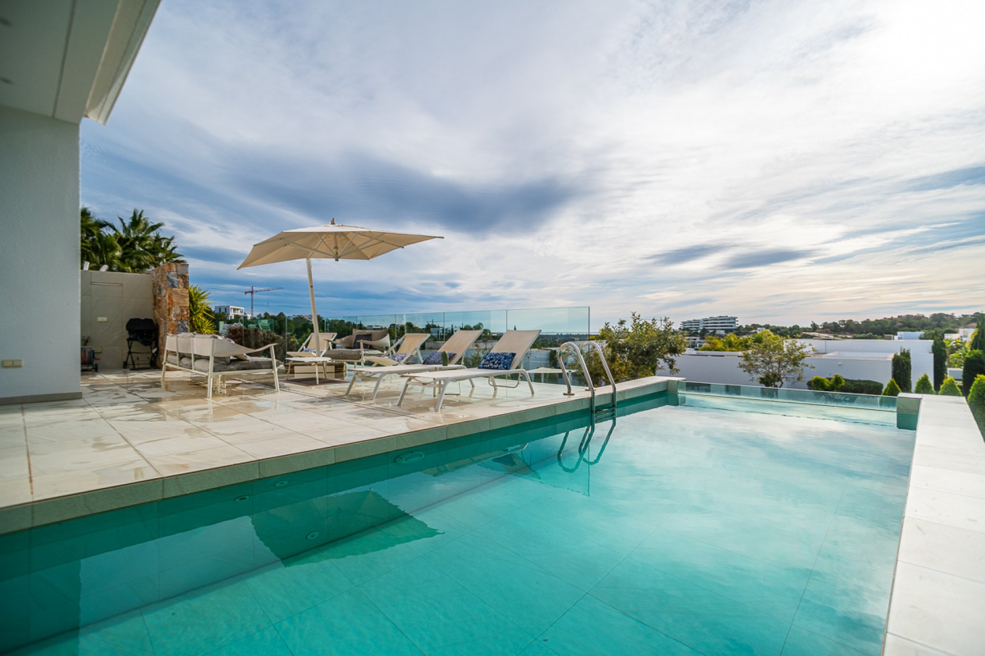 Resale - Villa -
Las Colinas Golf