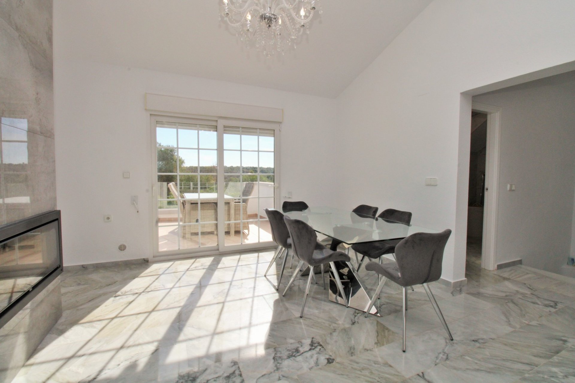 Resale - Villa -
Las Ramblas