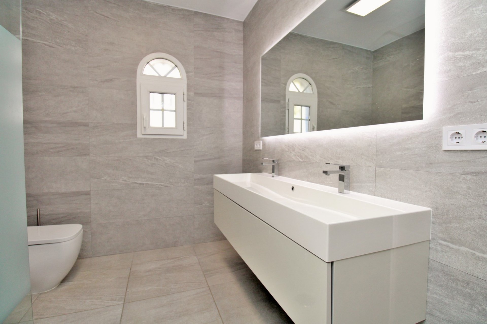 Resale - Villa -
Las Ramblas