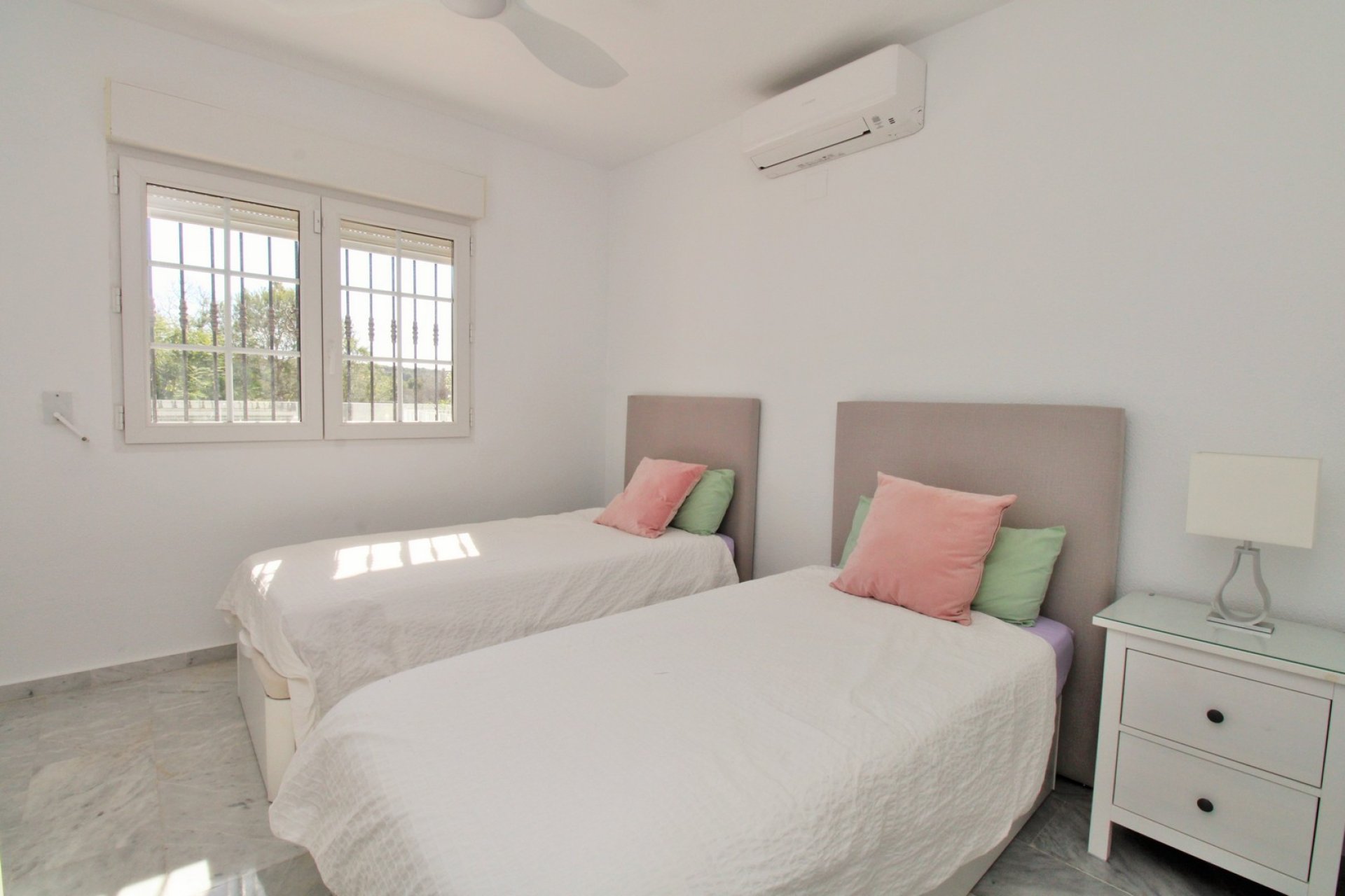 Resale - Villa -
Las Ramblas