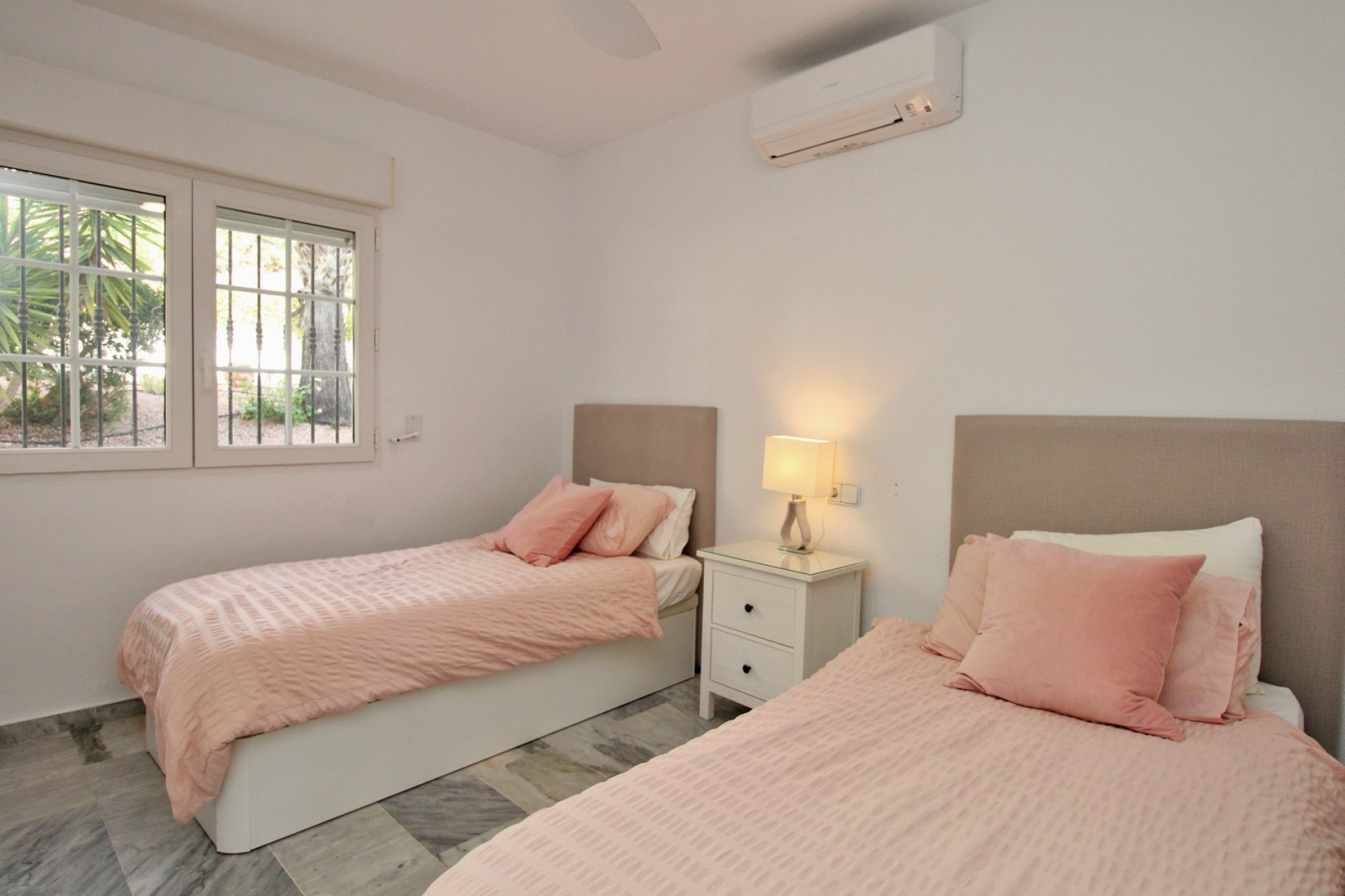 Resale - Villa -
Las Ramblas