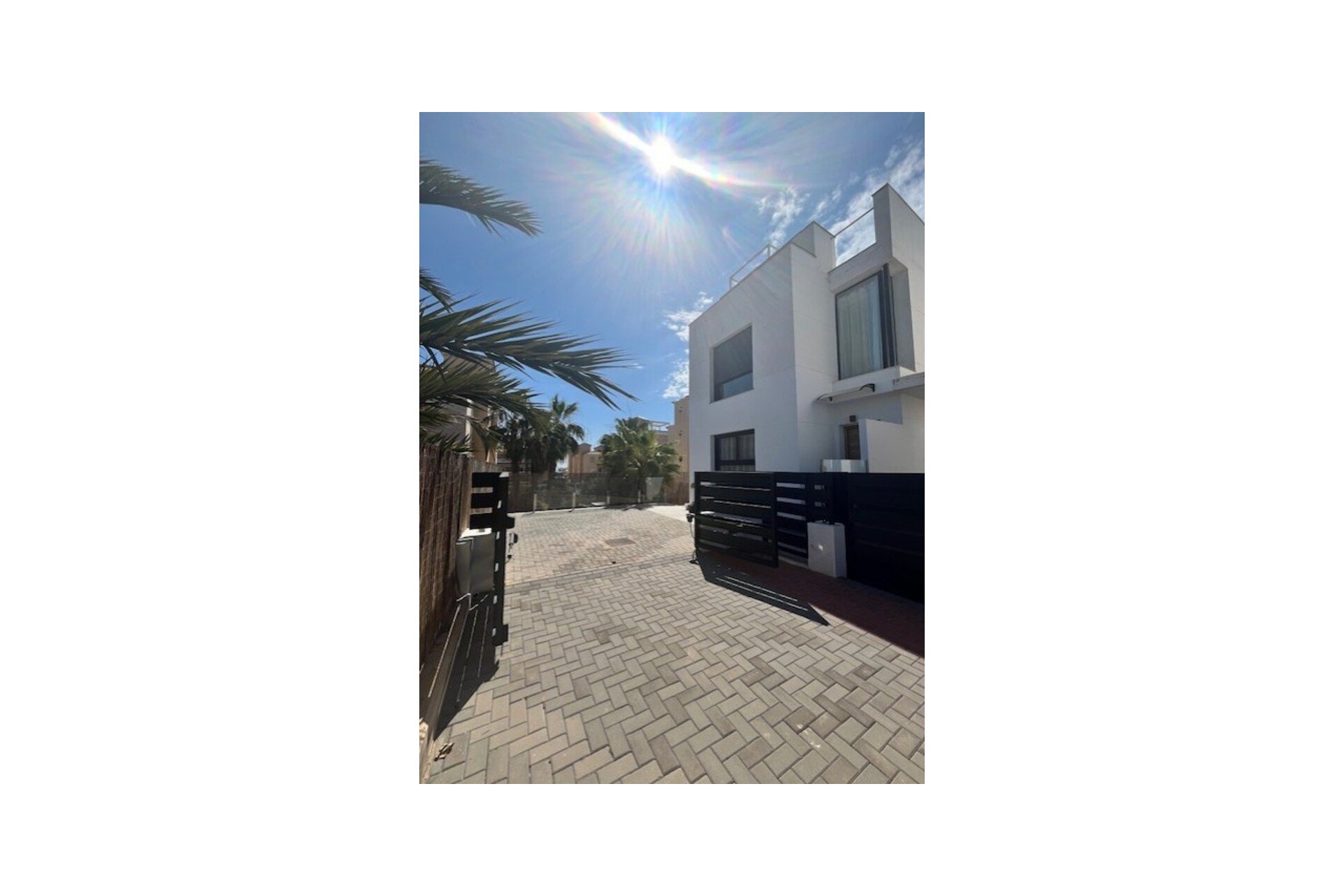 Resale - Villa -
Lomas de Cabo Roig