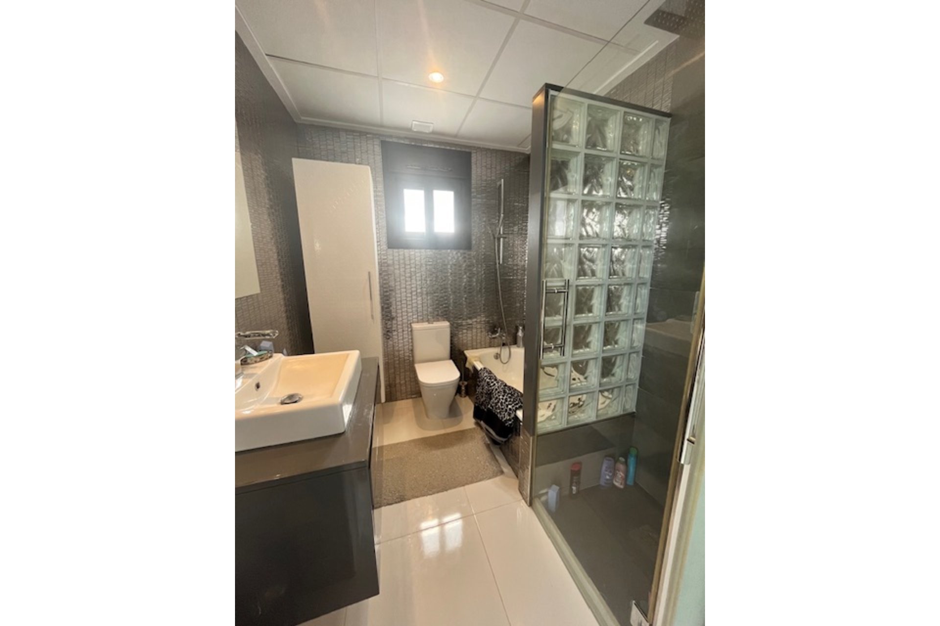 Resale - Villa -
Lomas de Cabo Roig