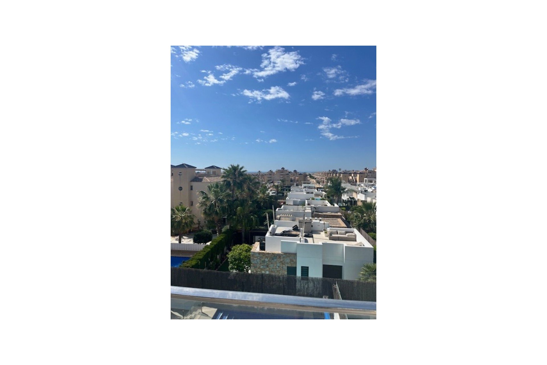 Resale - Villa -
Lomas de Cabo Roig