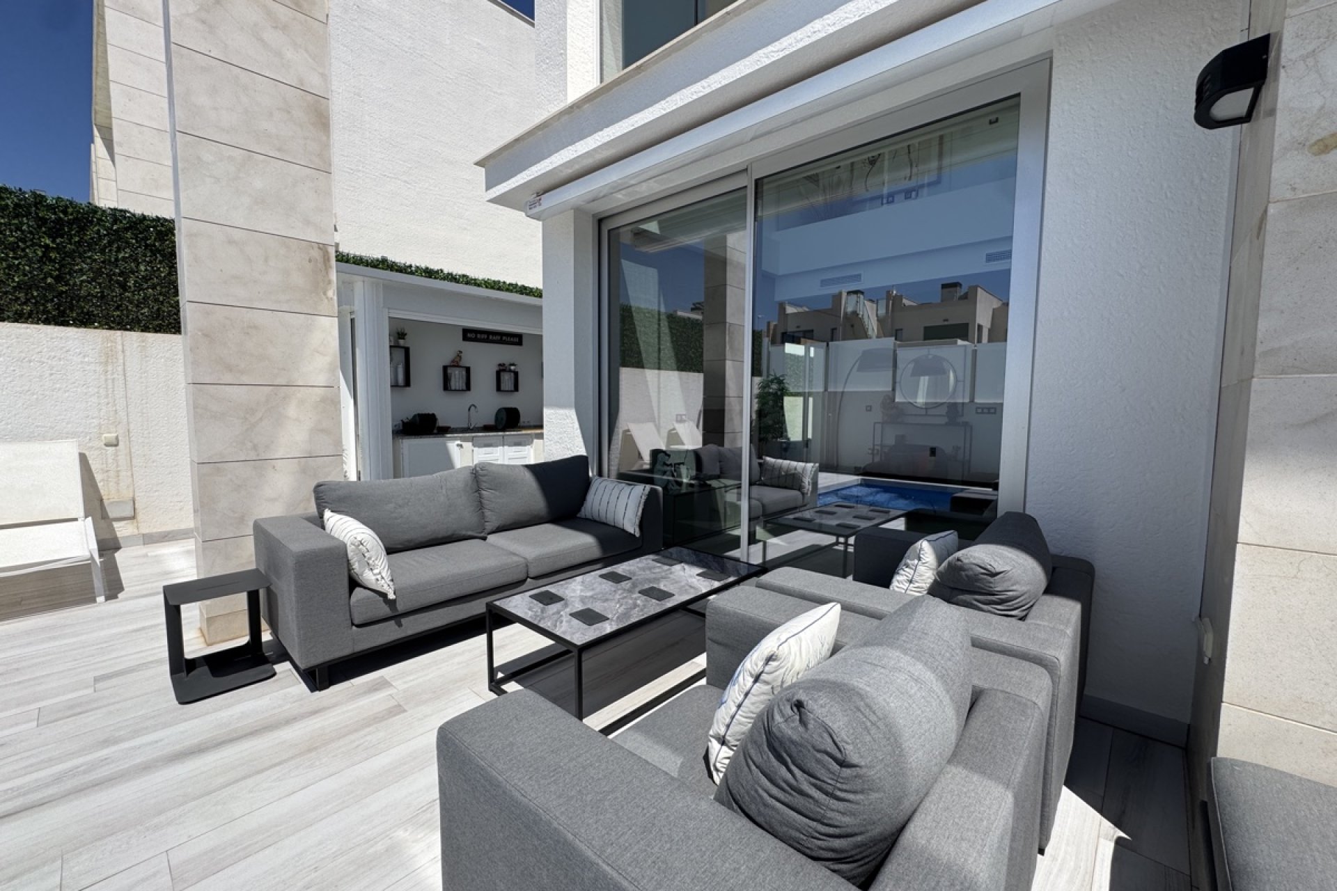 Resale - Villa -
Lomas de Cabo Roig