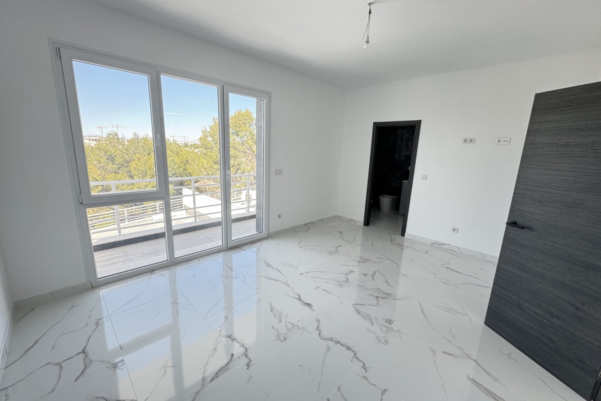 Resale - Villa -
Los Balcones