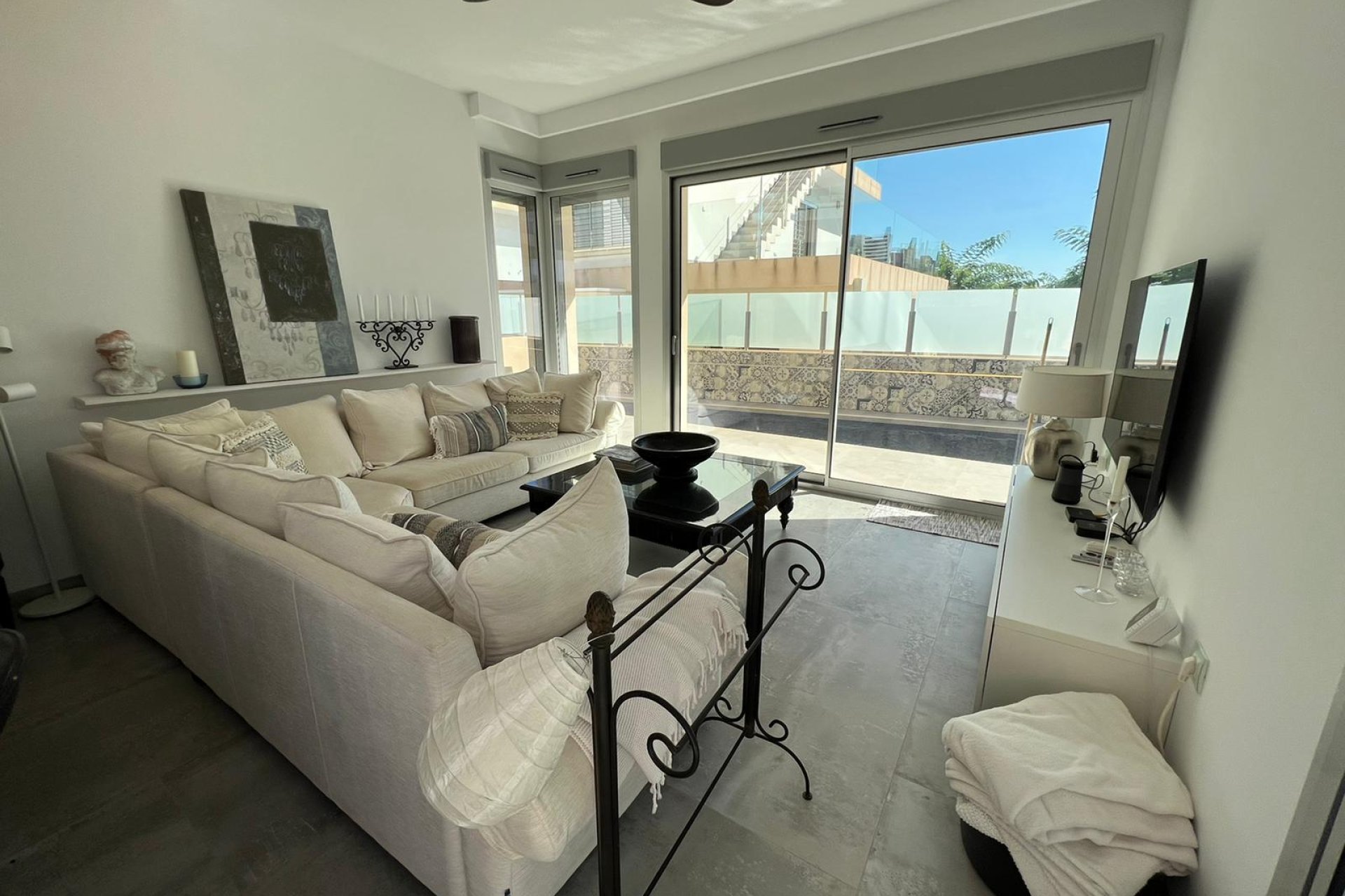 Resale - Villa -
Mil Palmeras - Costa Blanca Sur