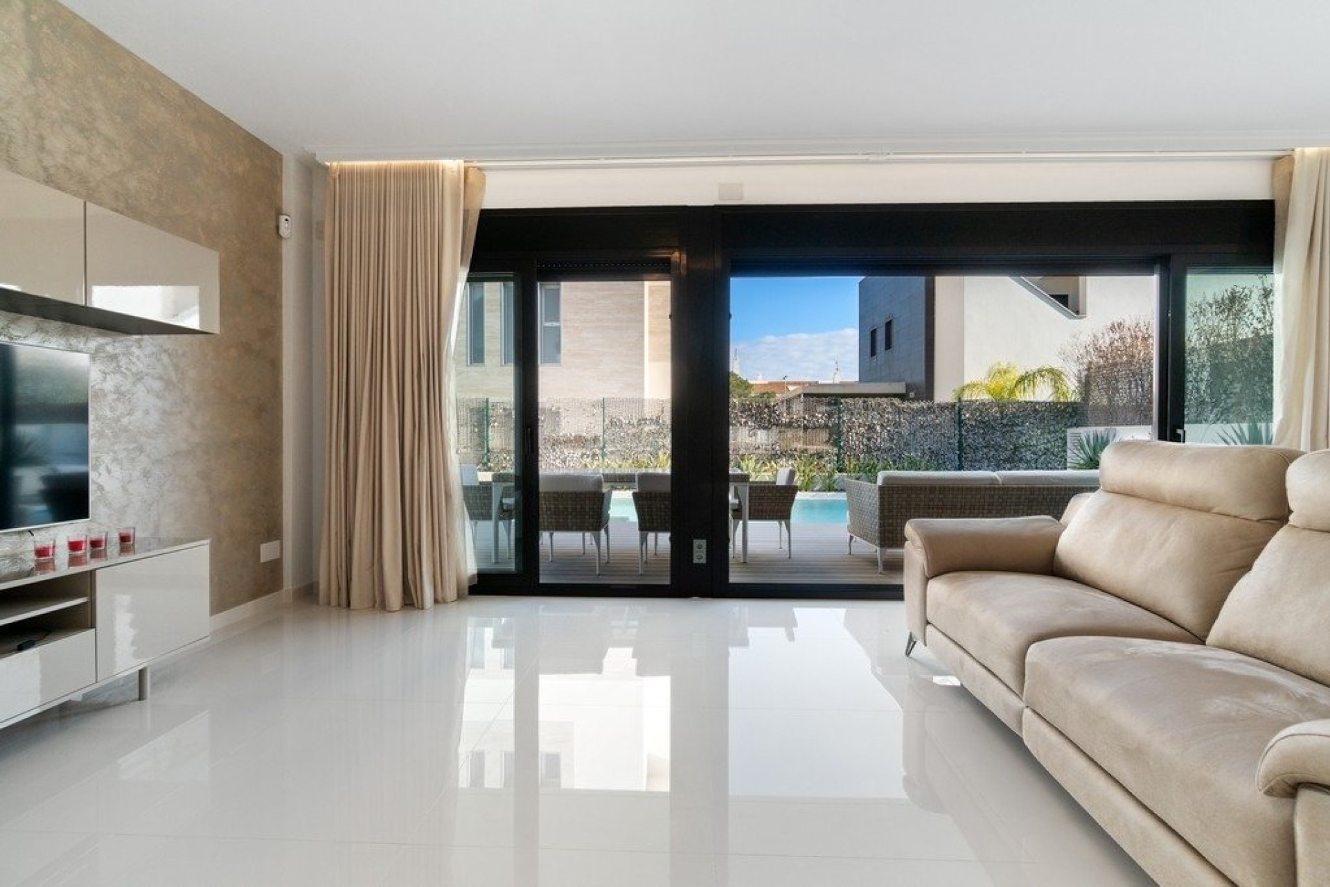 Resale - Villa -
Orihuela Costa - Agua Marina