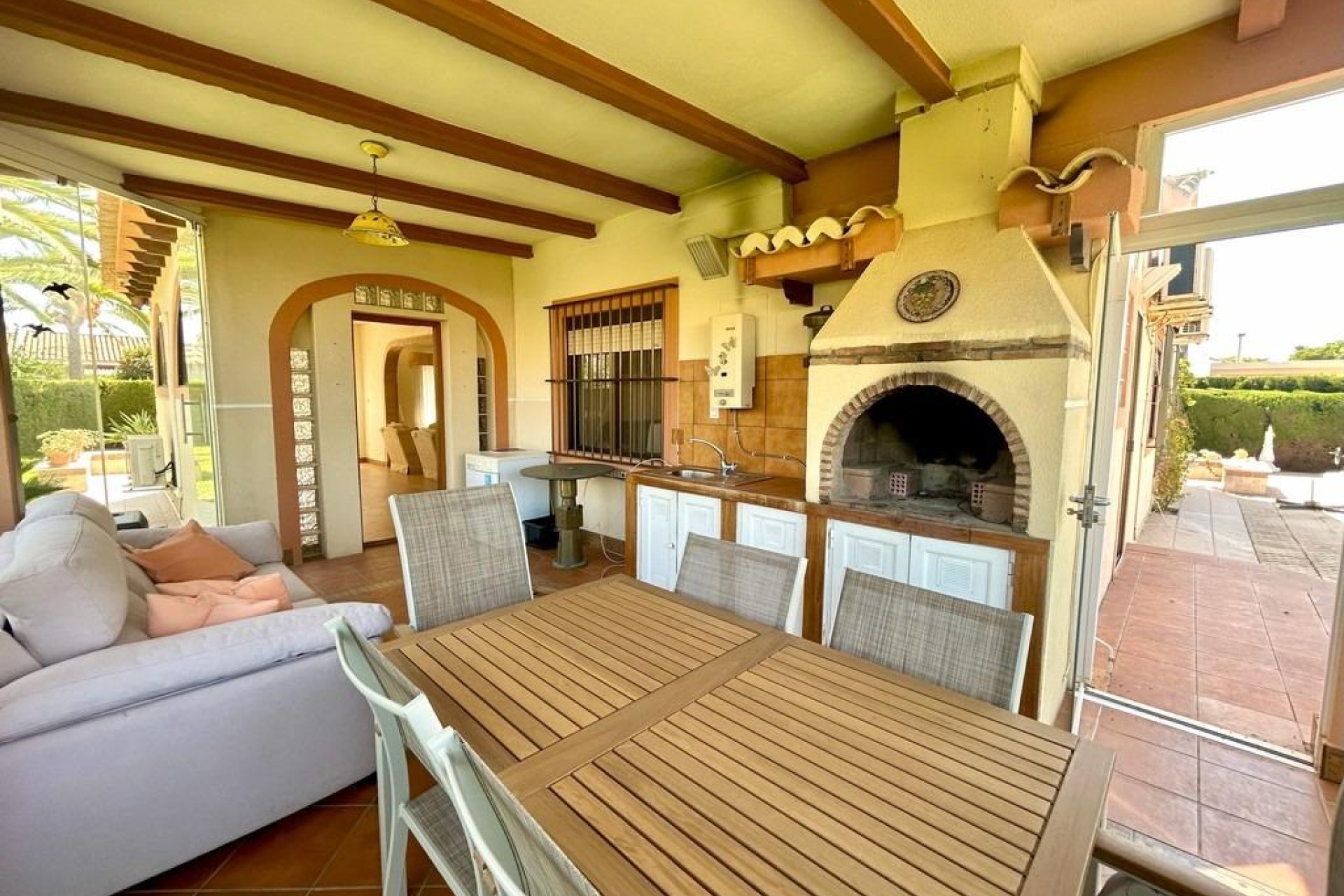 Resale - Villa -
Orihuela Costa - Aguamarina