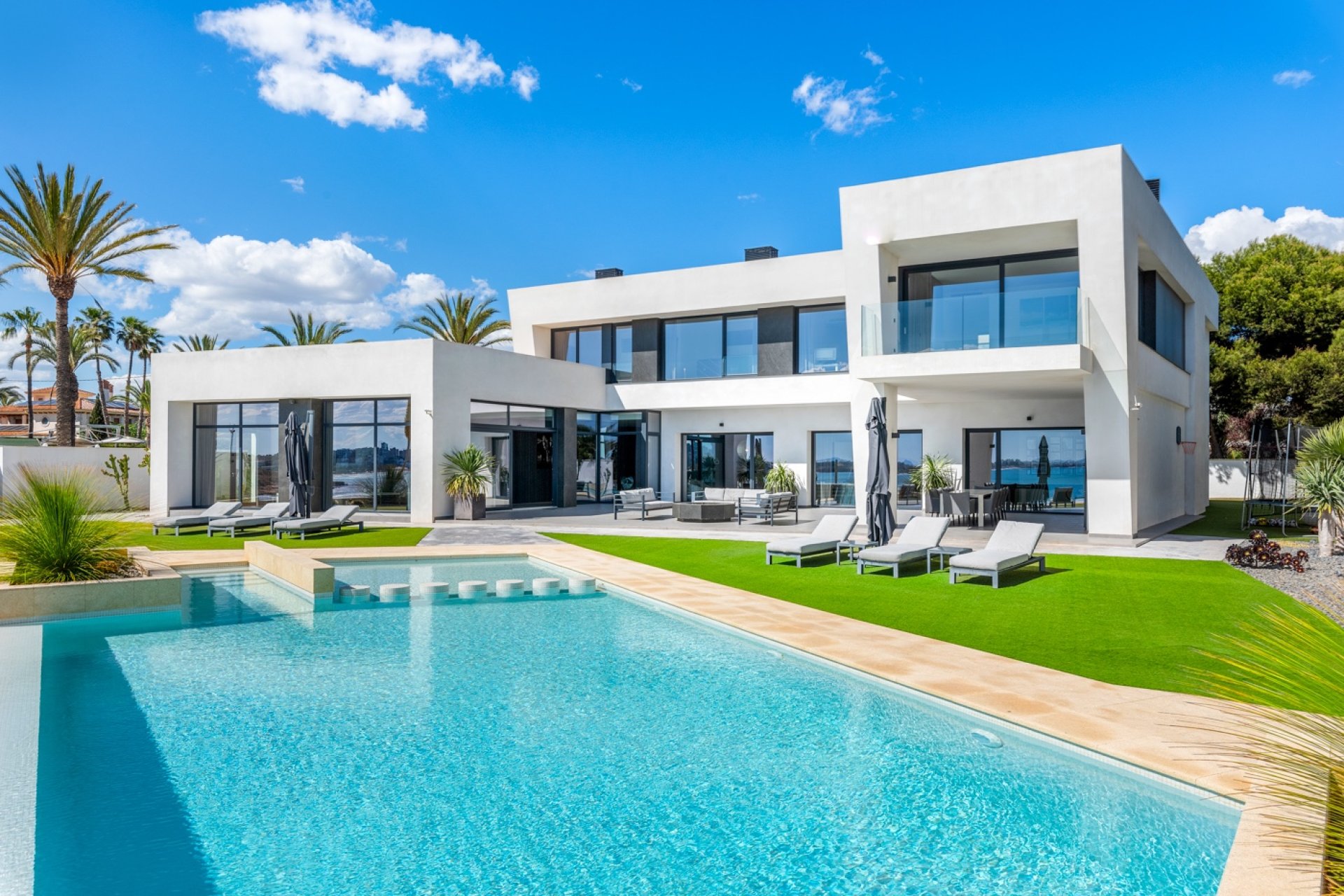 Resale - Villa -
Orihuela Costa - Cabo Roig