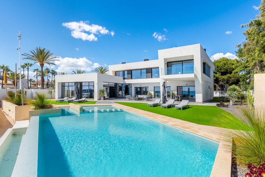 Resale - Villa -
Orihuela Costa - Cabo Roig