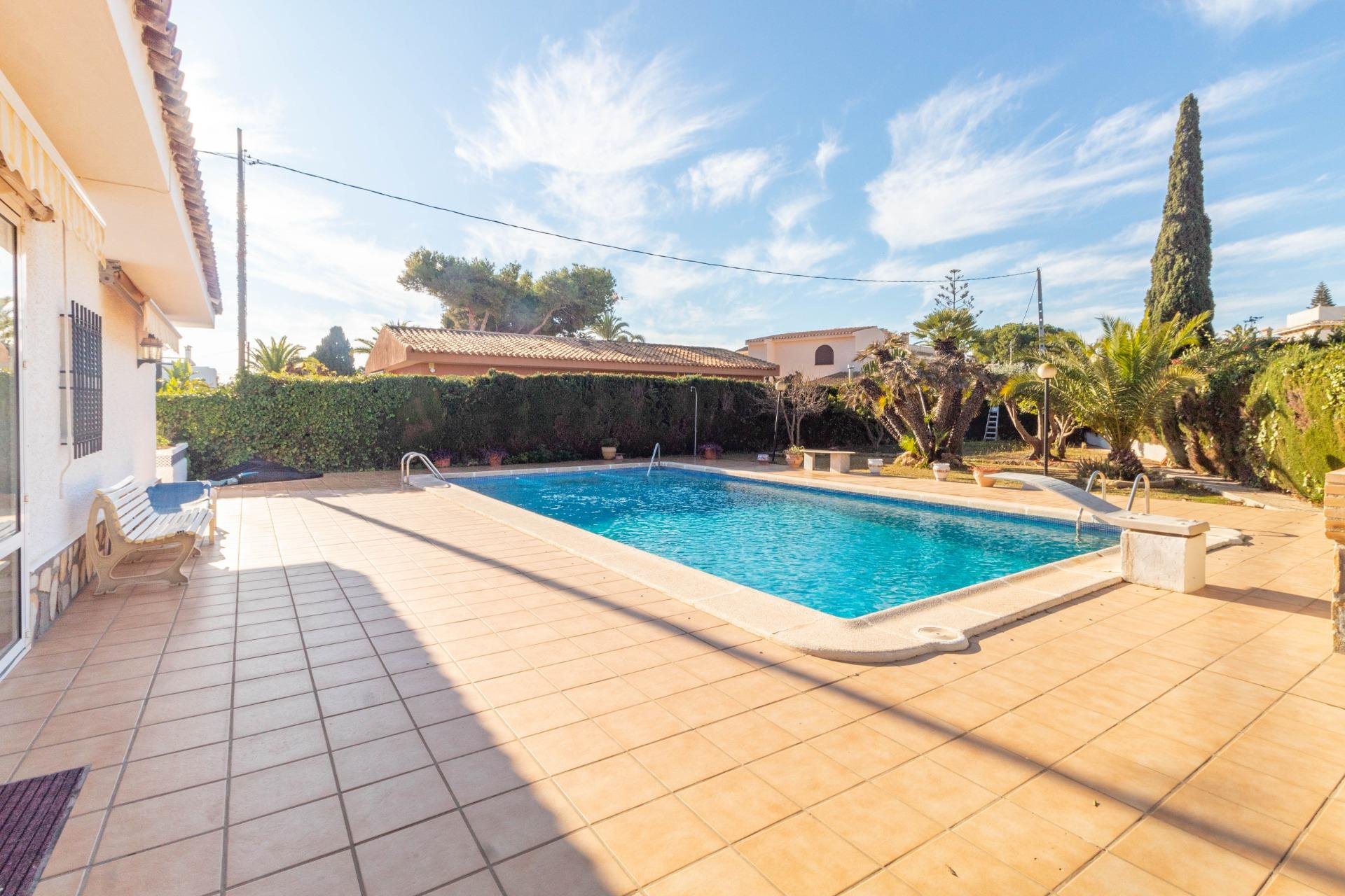 Resale - Villa -
Orihuela Costa - Cabo Roig