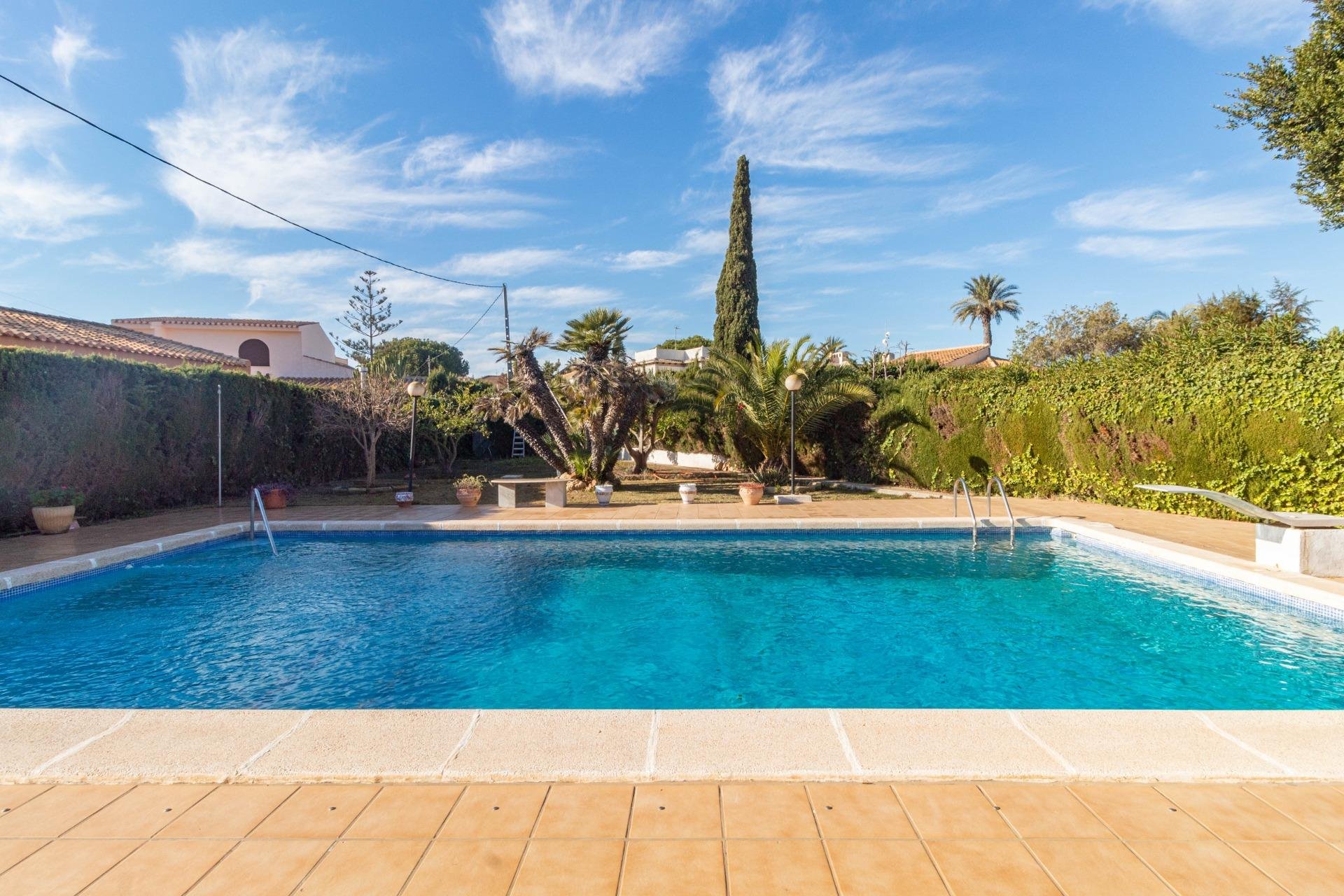 Resale - Villa -
Orihuela Costa - Cabo Roig