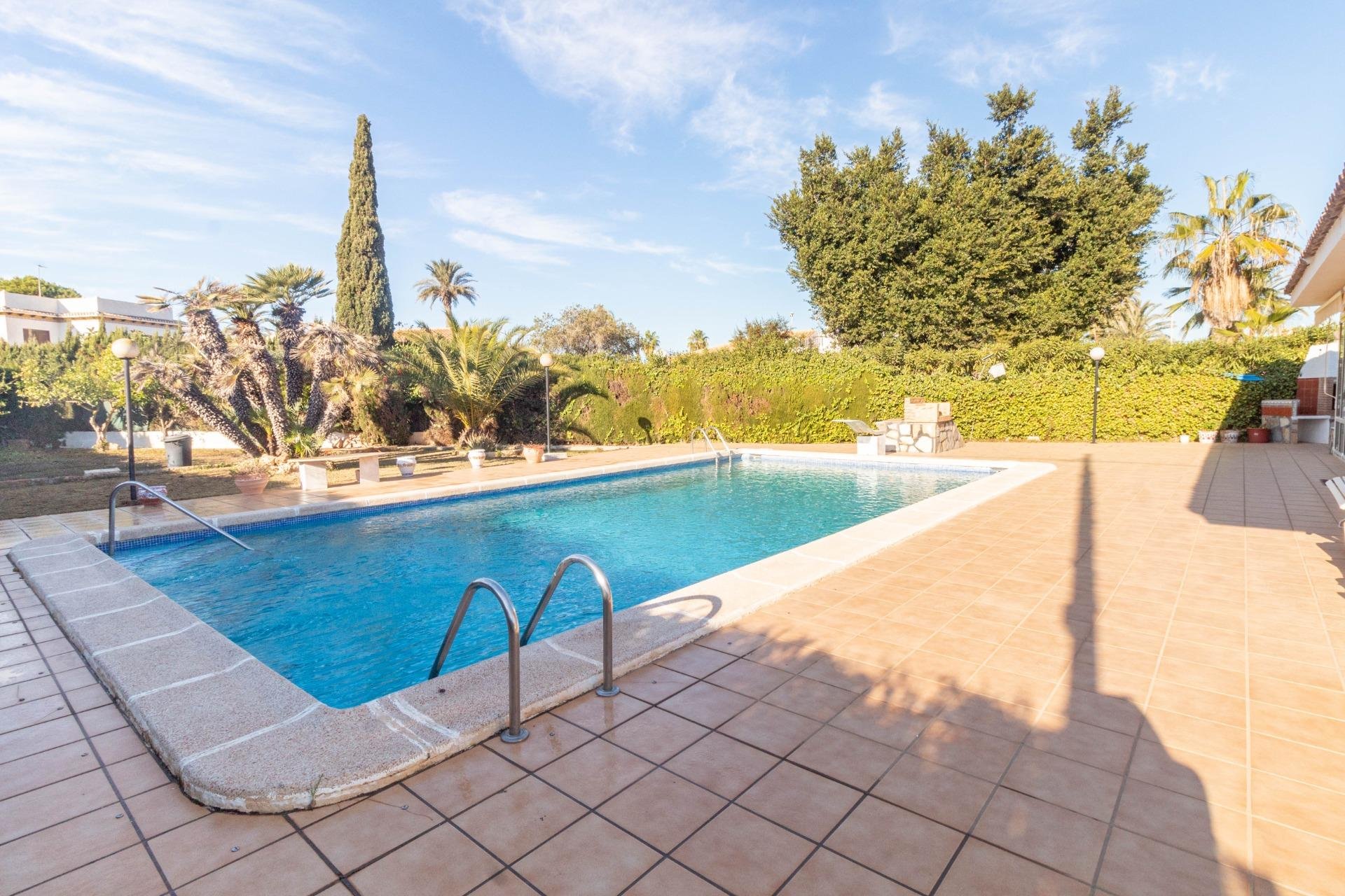 Resale - Villa -
Orihuela Costa - Cabo Roig