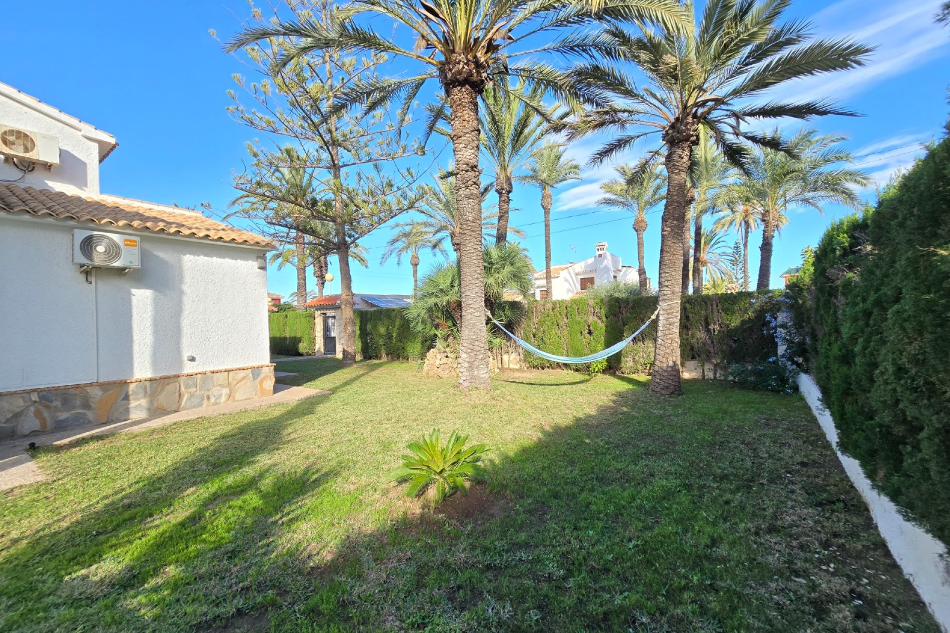 Resale - Villa * -
Orihuela Costa * - Cabo Roig *