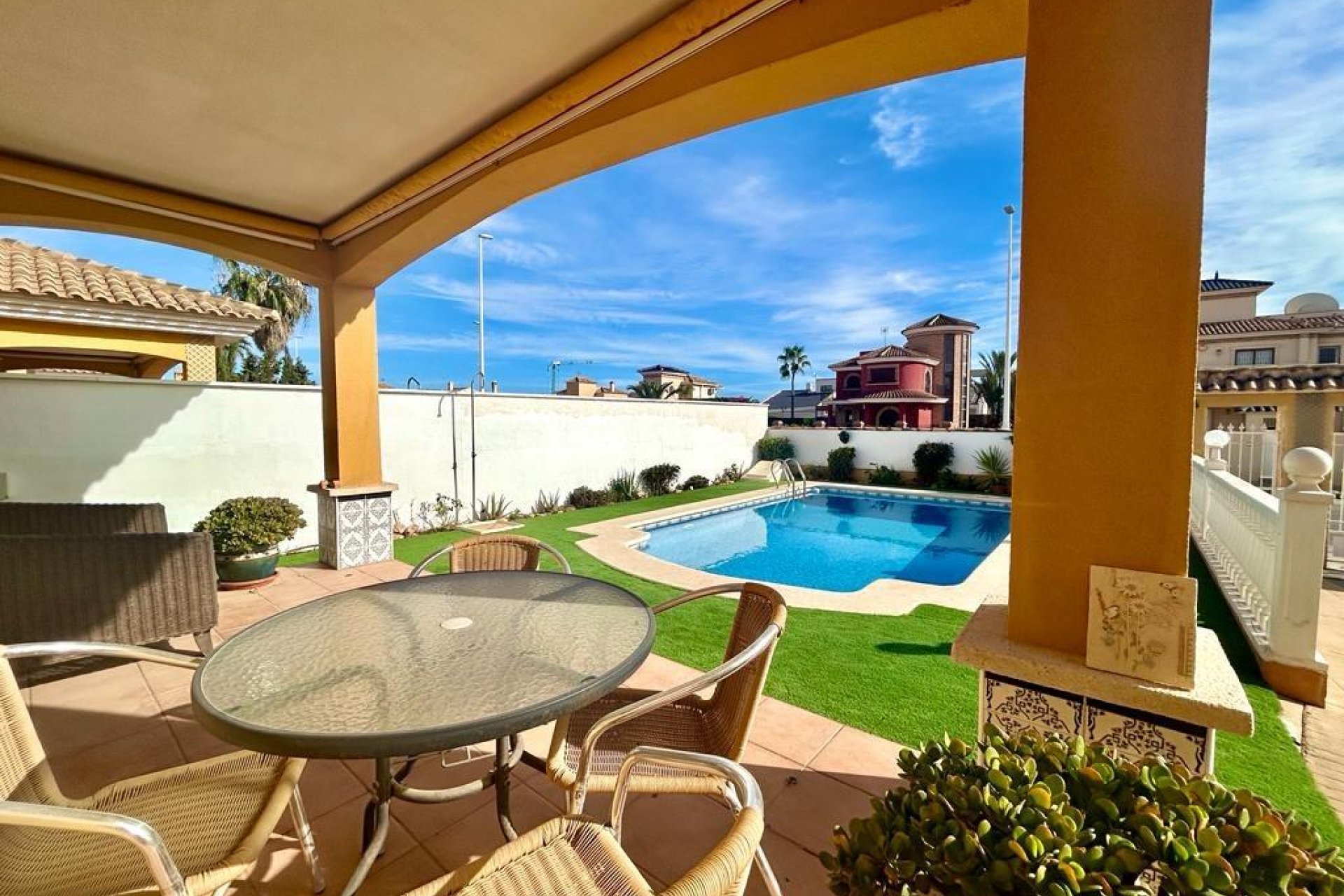 Resale - Villa -
Orihuela Costa - Cabo Roig