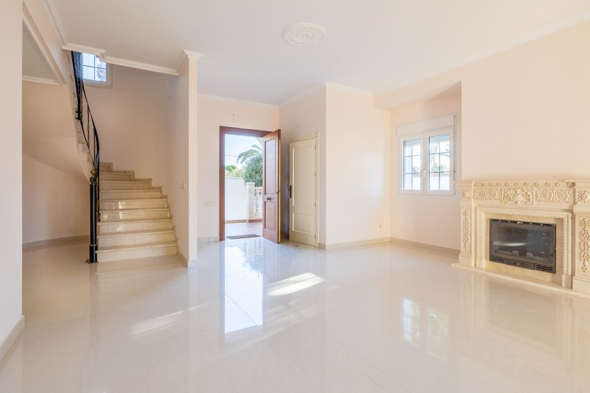 Resale - Villa -
Orihuela Costa - Cabo Roig