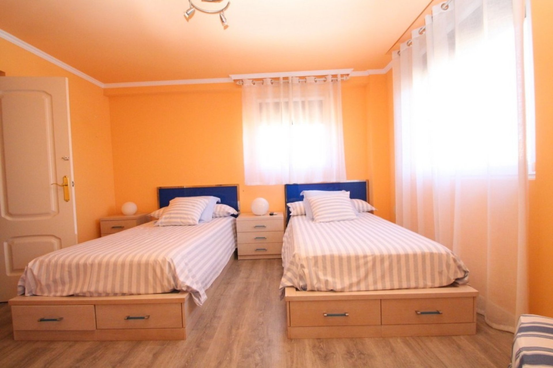 Resale - Villa -
Orihuela Costa - Cabo Roig