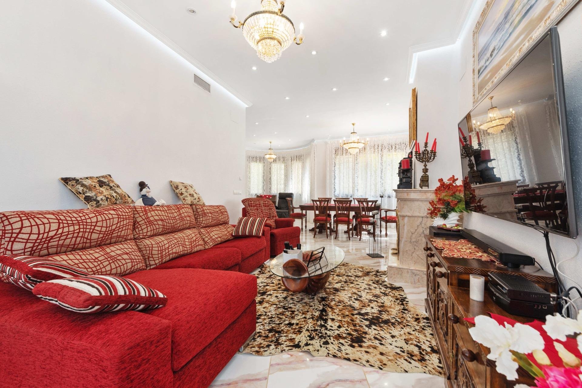 Resale - Villa -
Orihuela Costa - Campoamor