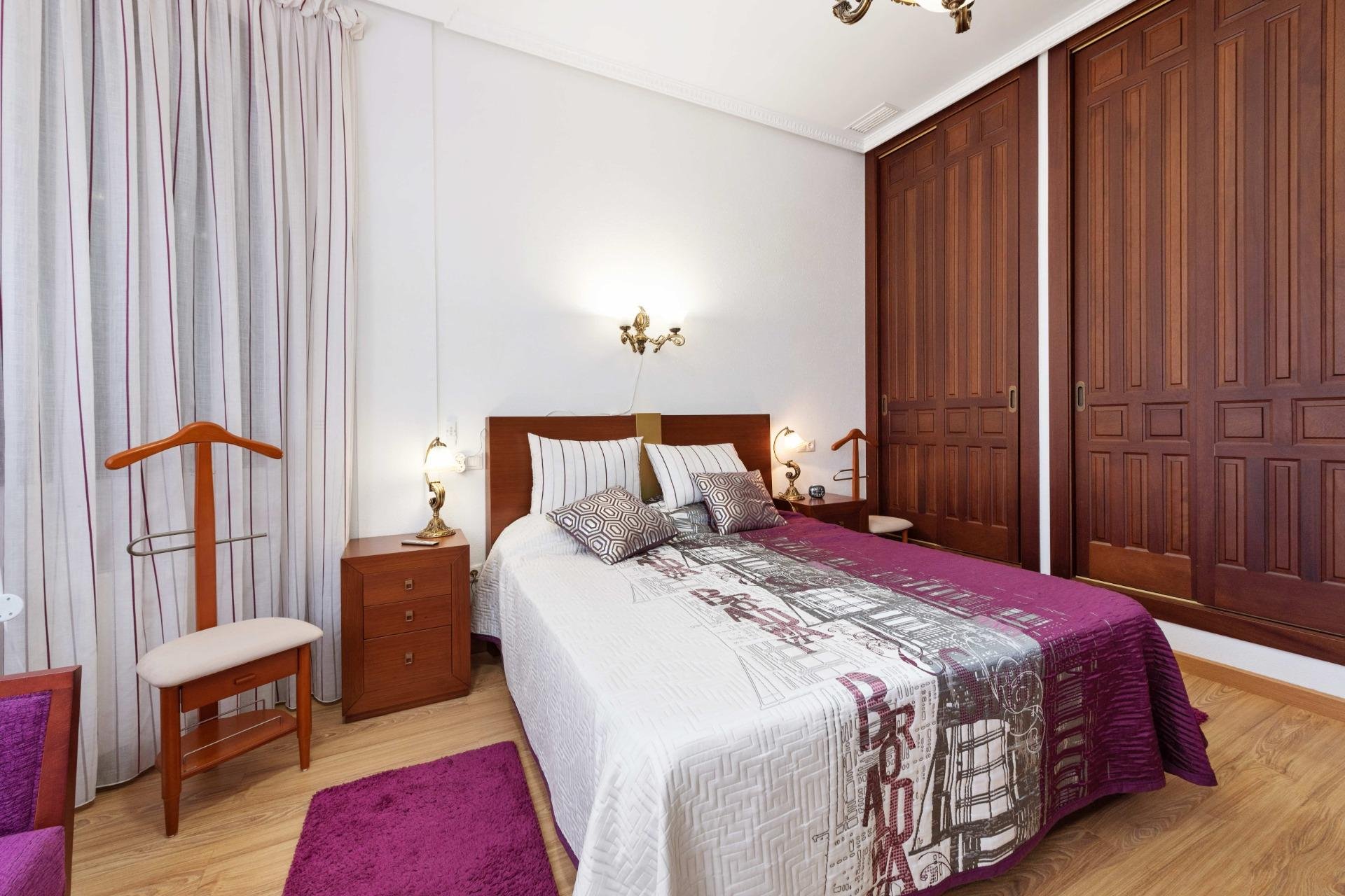 Resale - Villa -
Orihuela Costa - Campoamor