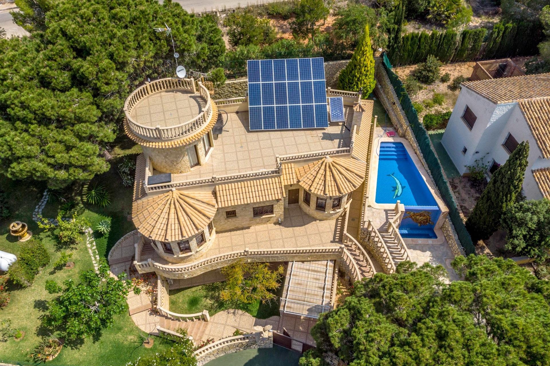 Resale - Villa -
Orihuela Costa - Campoamor