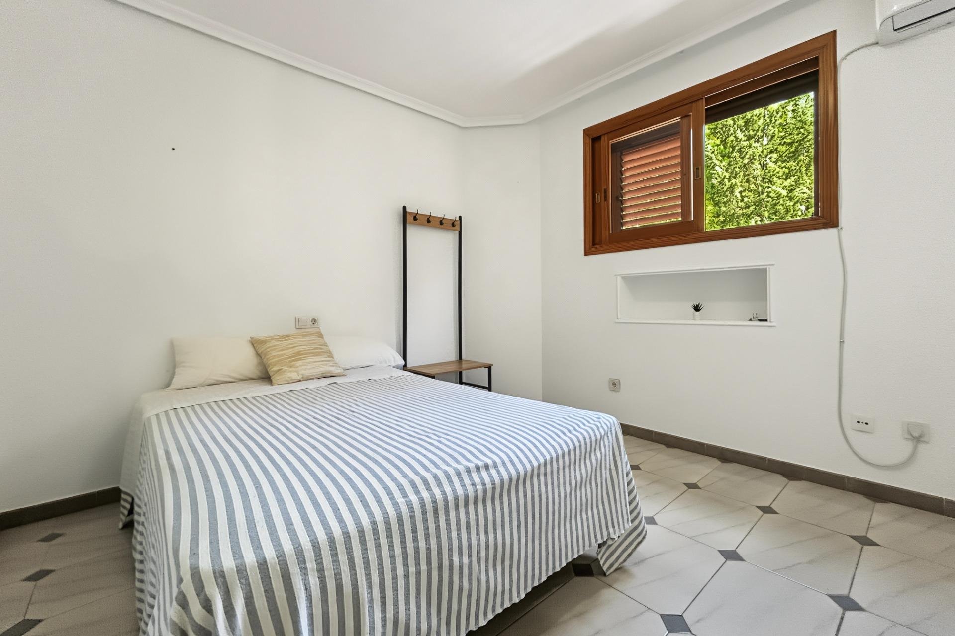 Resale - Villa -
Orihuela Costa - Campoamor