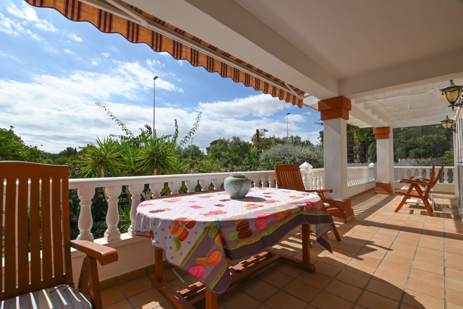 Resale - Villa -
Orihuela Costa - Club de golf y campo Las Colinas