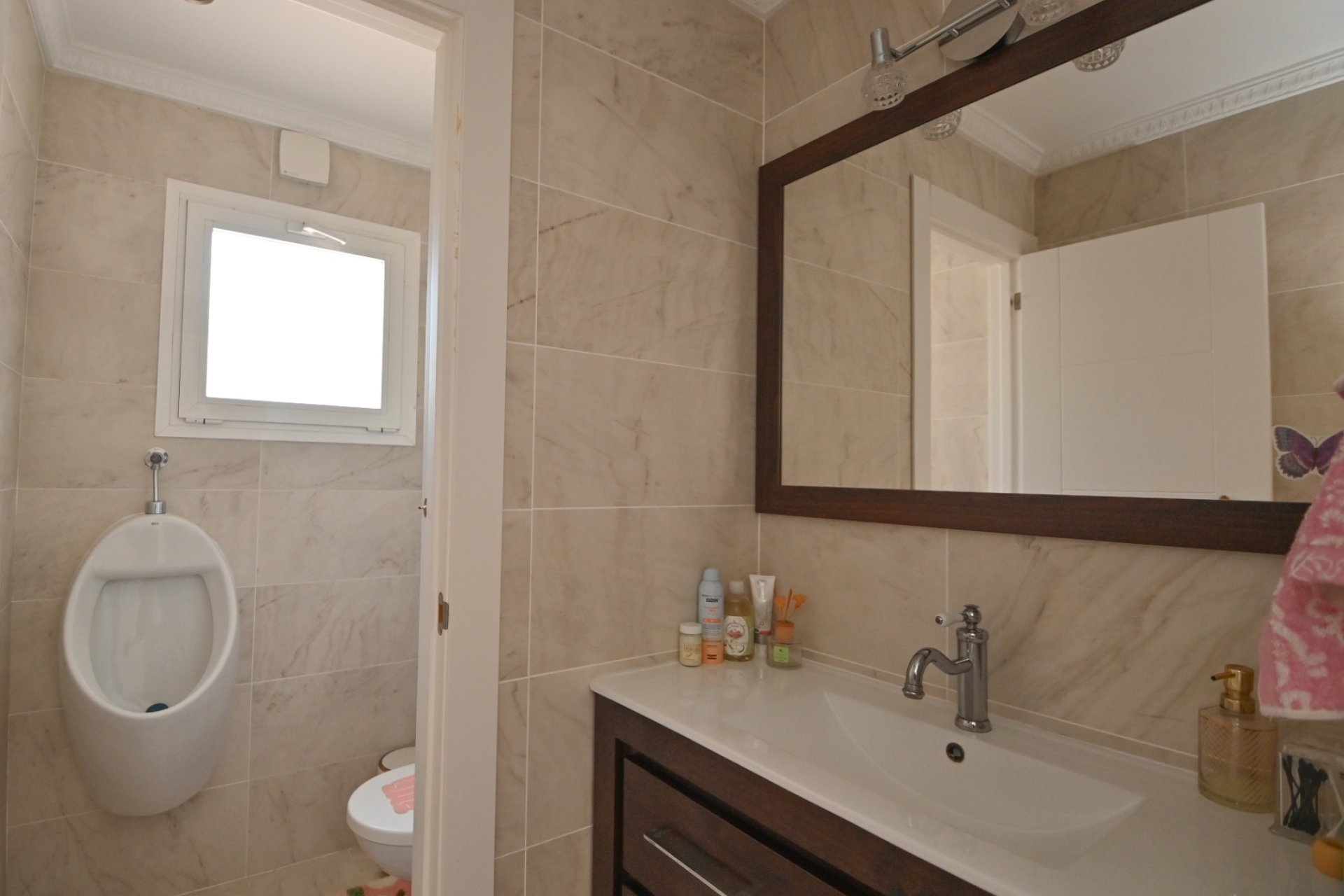 Resale - Villa -
Orihuela Costa - Club de golf y campo Las Colinas