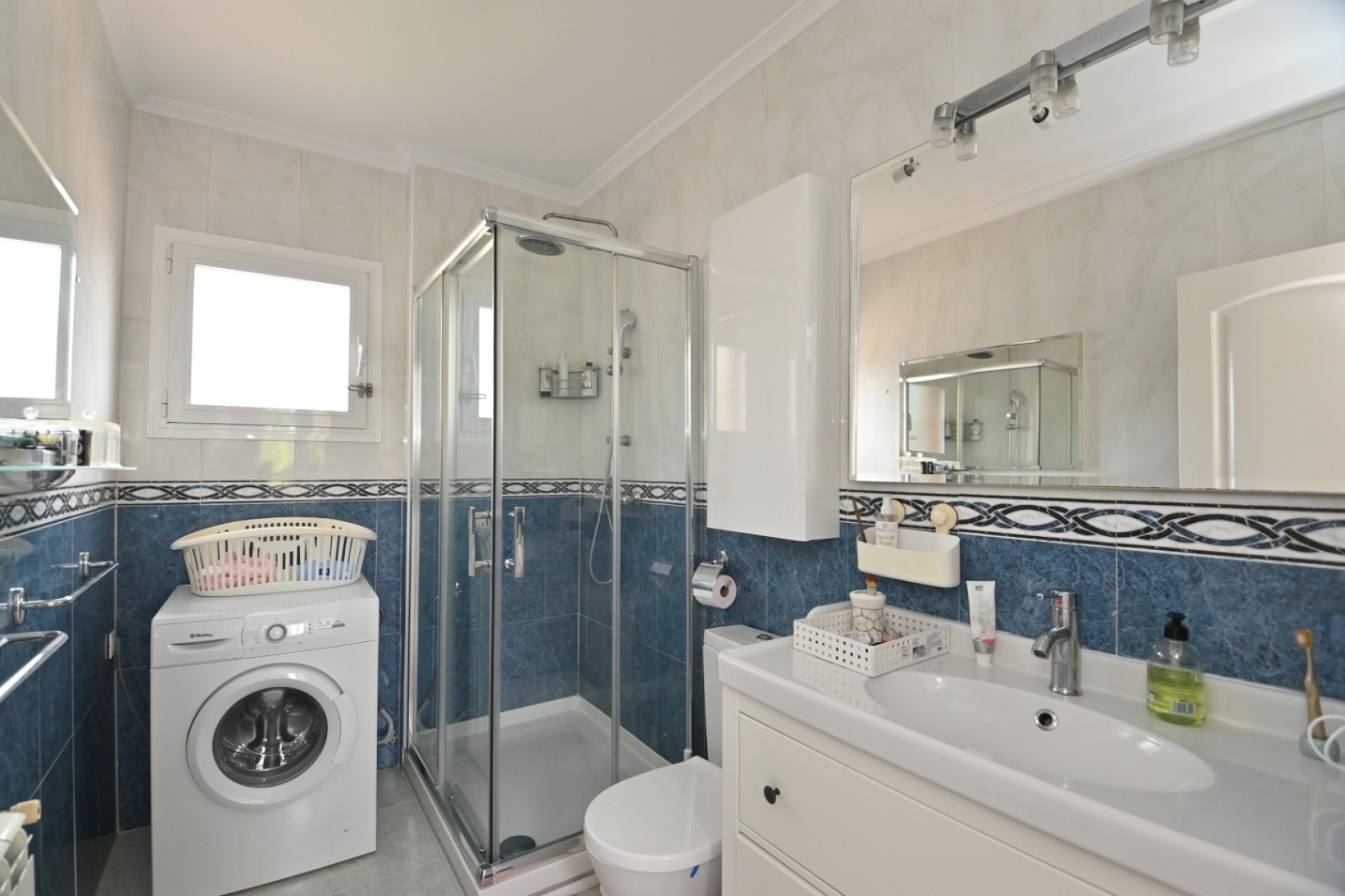 Resale - Villa -
Orihuela Costa - Club de golf y campo Las Colinas