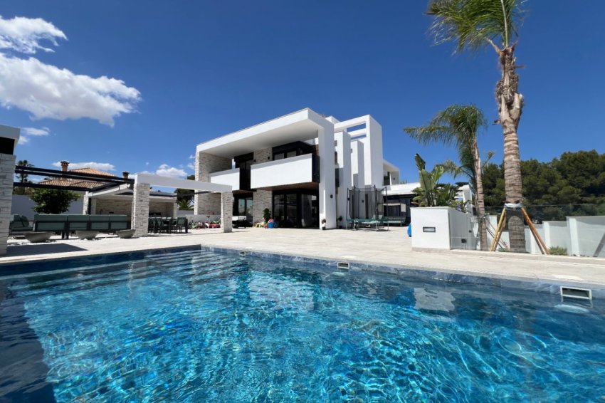 Resale - Villa -
Orihuela Costa - Costa Blanca Sur