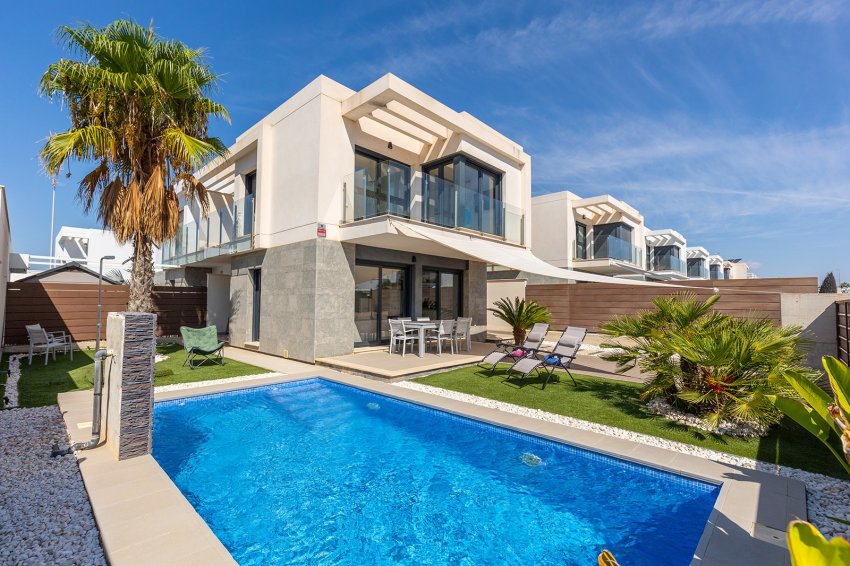 Resale - Villa -
Orihuela Costa - Entre Naranjos - Vistabella Golf