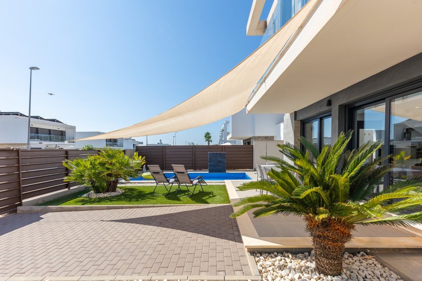 Resale - Villa -
Orihuela Costa - Entre Naranjos - Vistabella Golf