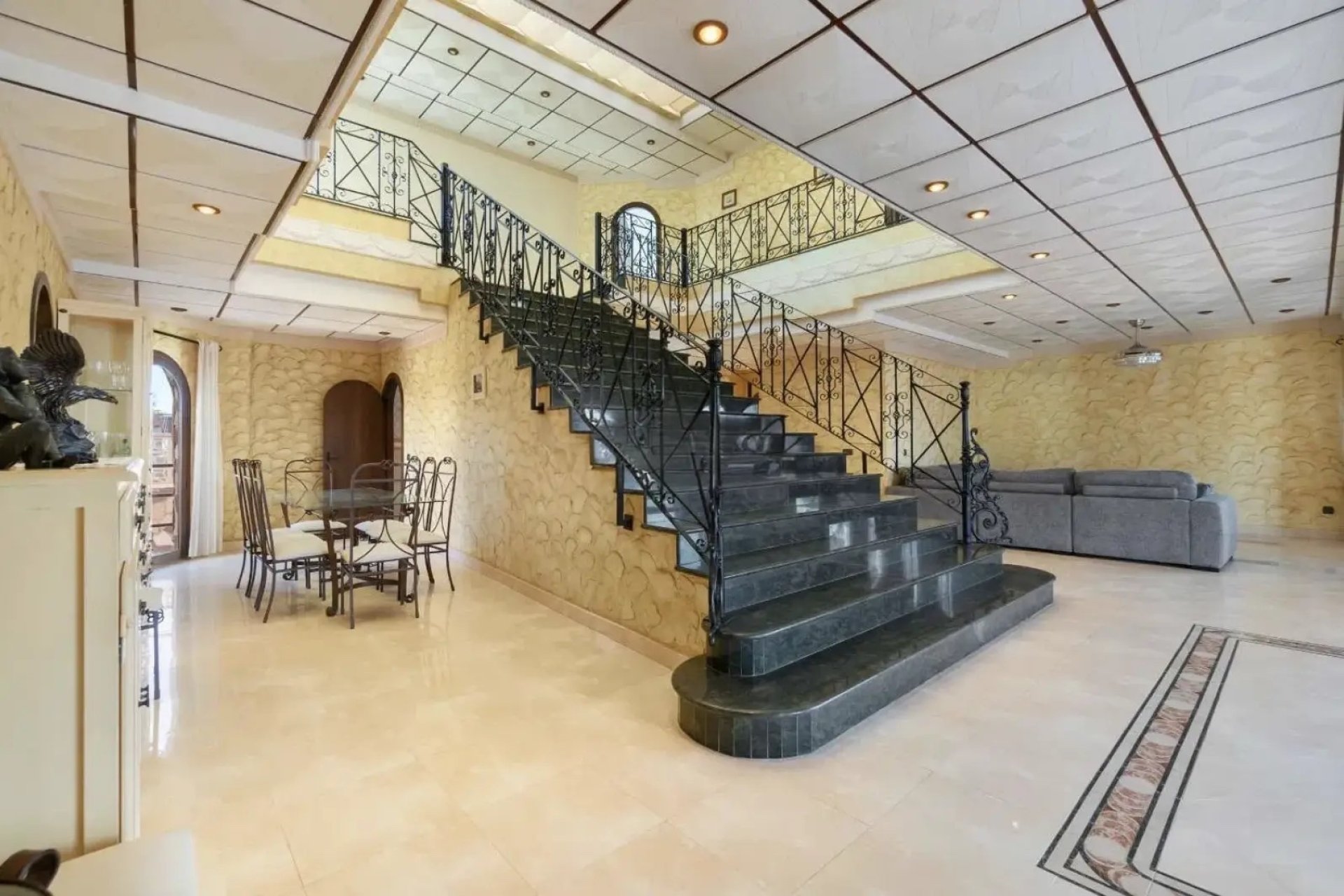 Resale - Villa -
Orihuela Costa - La Zenia