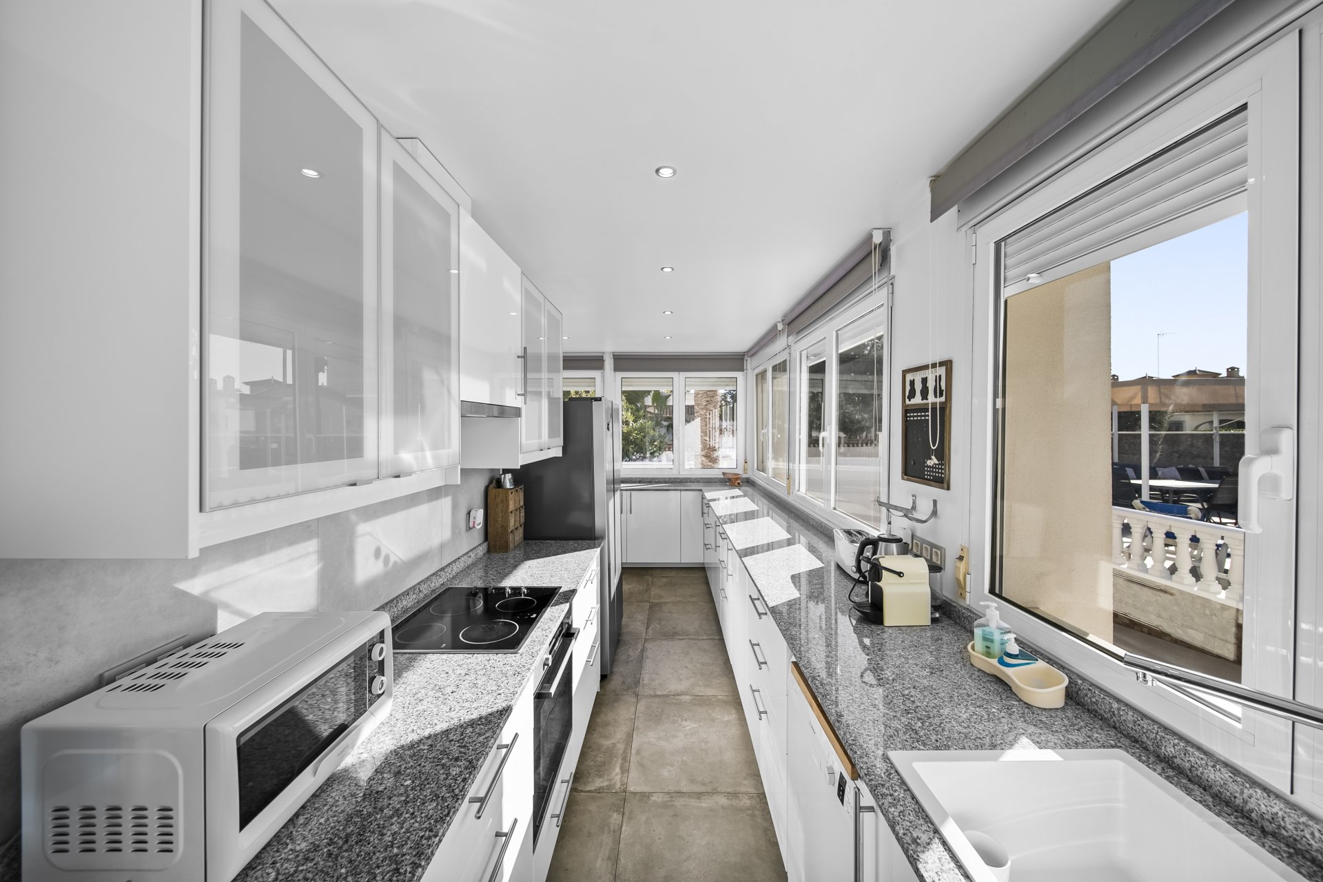 Resale - Villa -
Orihuela Costa - La Zenia