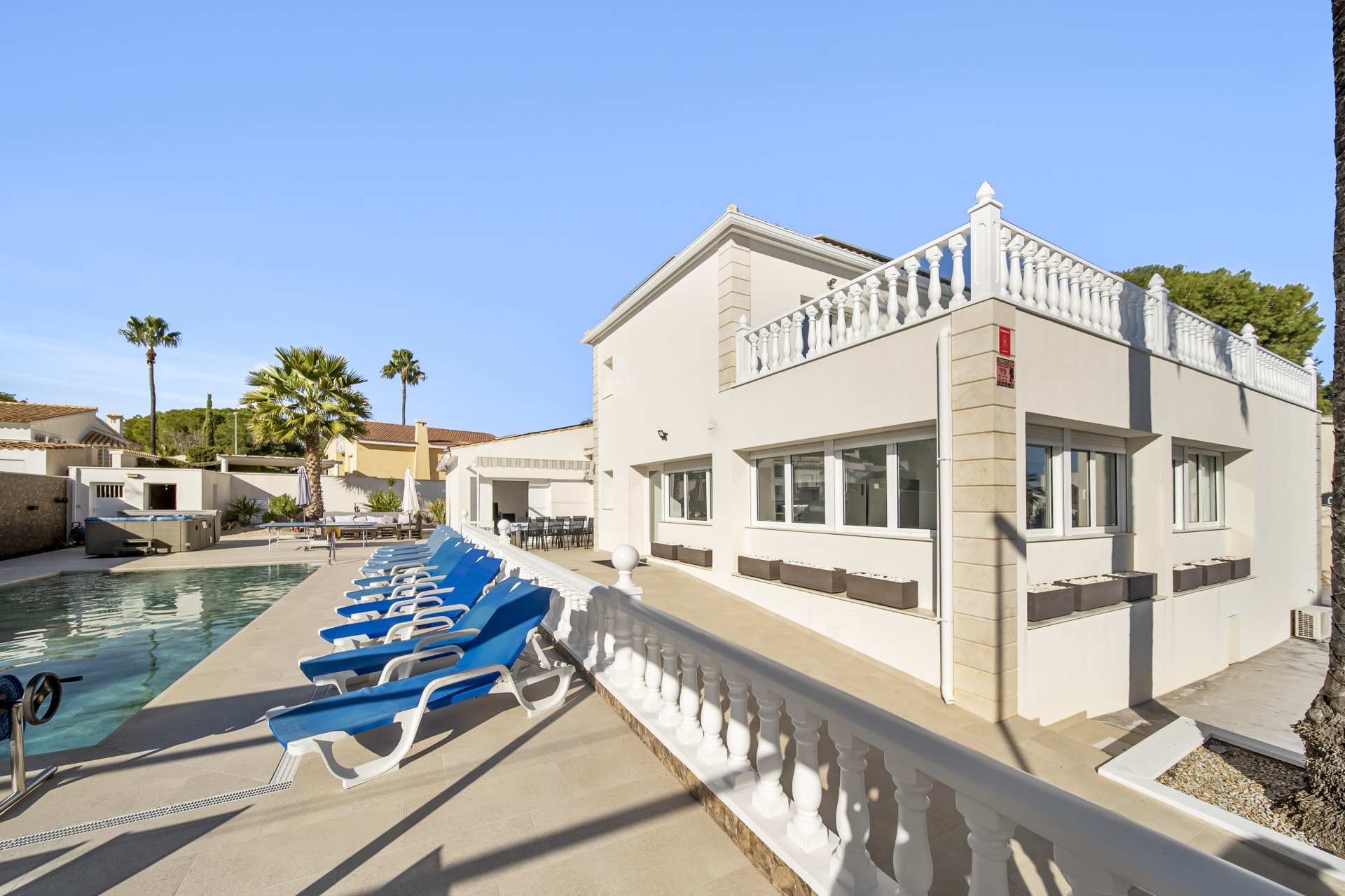Resale - Villa -
Orihuela Costa - La Zenia