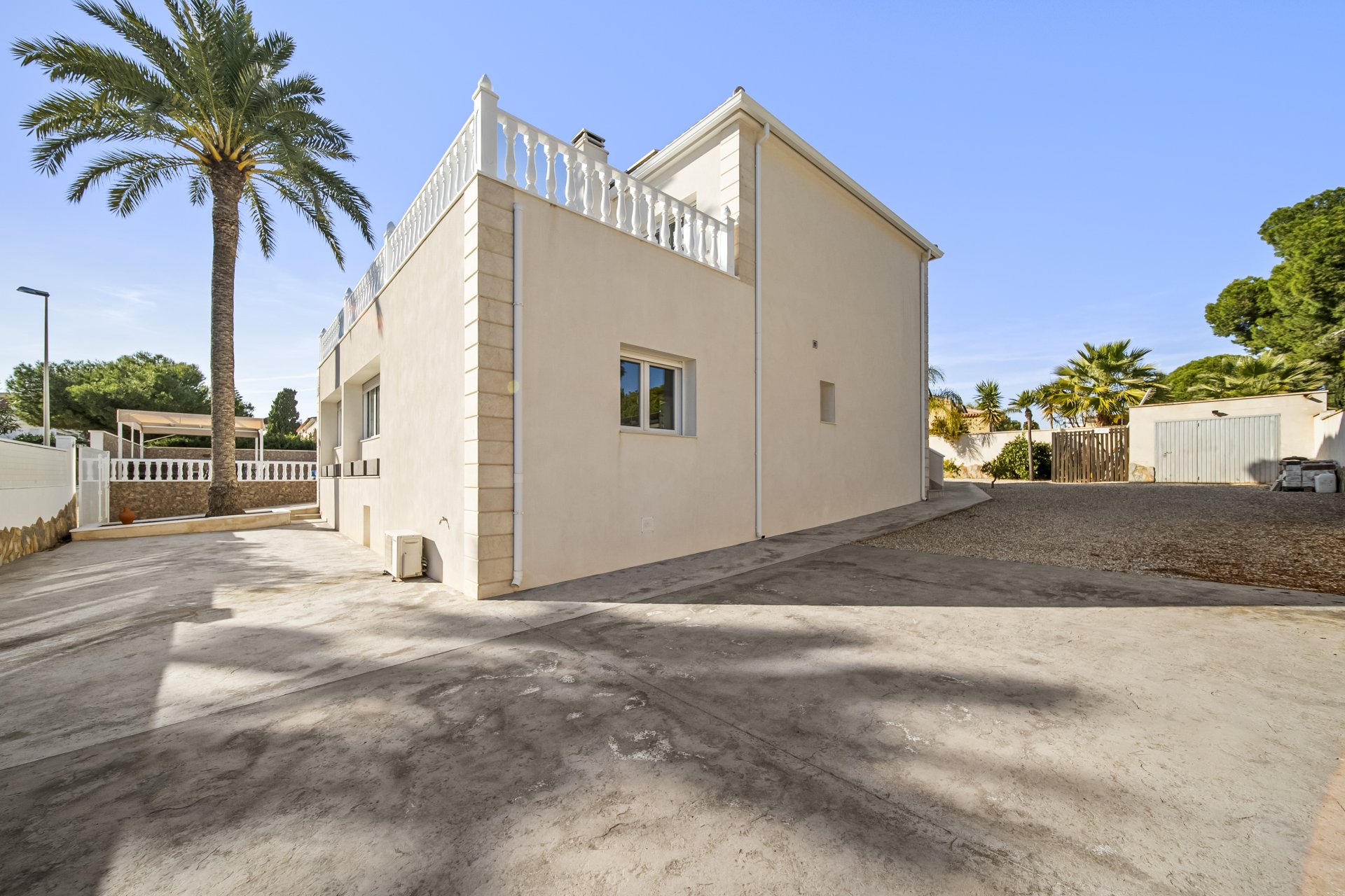 Resale - Villa -
Orihuela Costa - La Zenia