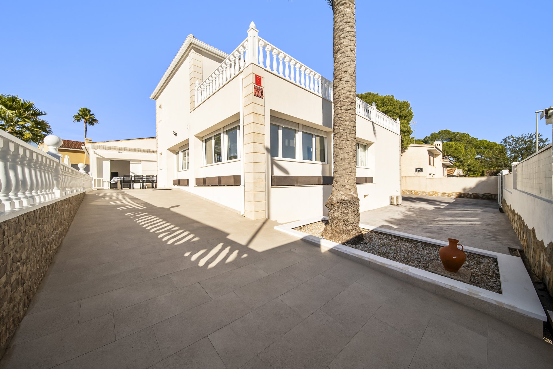 Resale - Villa -
Orihuela Costa - La Zenia