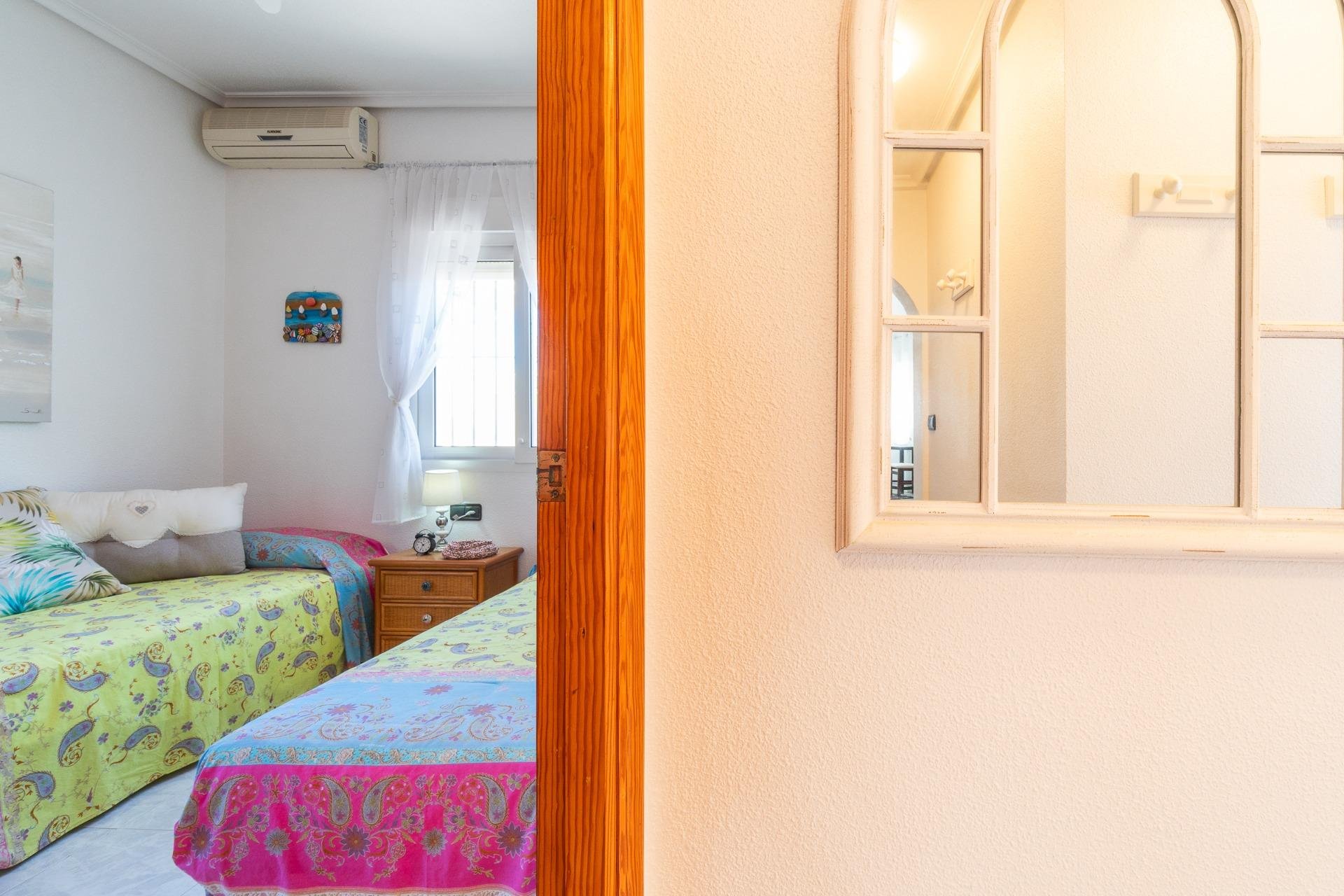 Resale - Villa -
Orihuela Costa - La Zenia