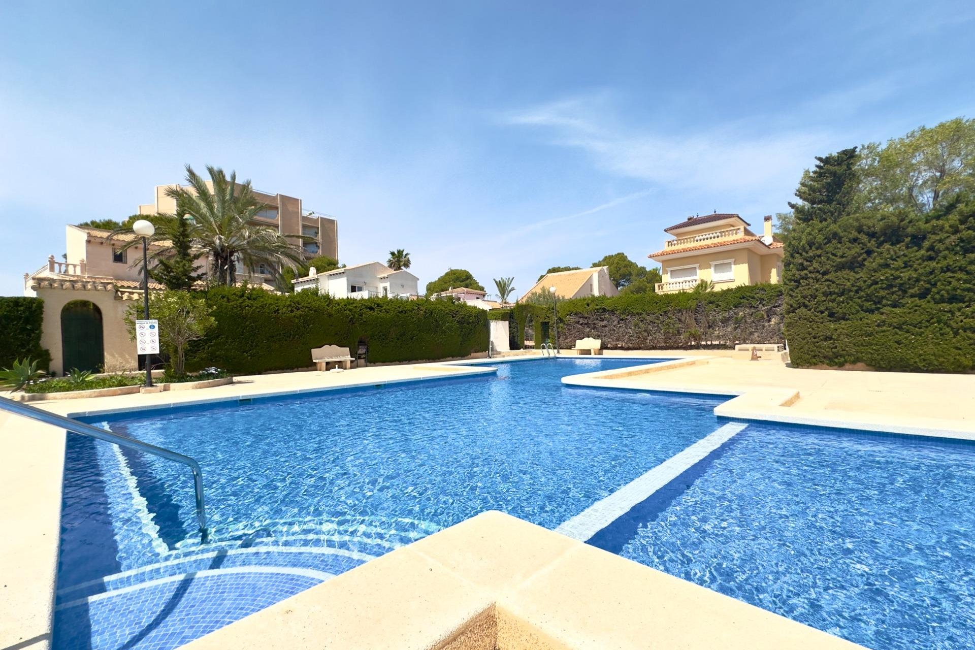 Resale - Villa -
Orihuela Costa - La Zenia