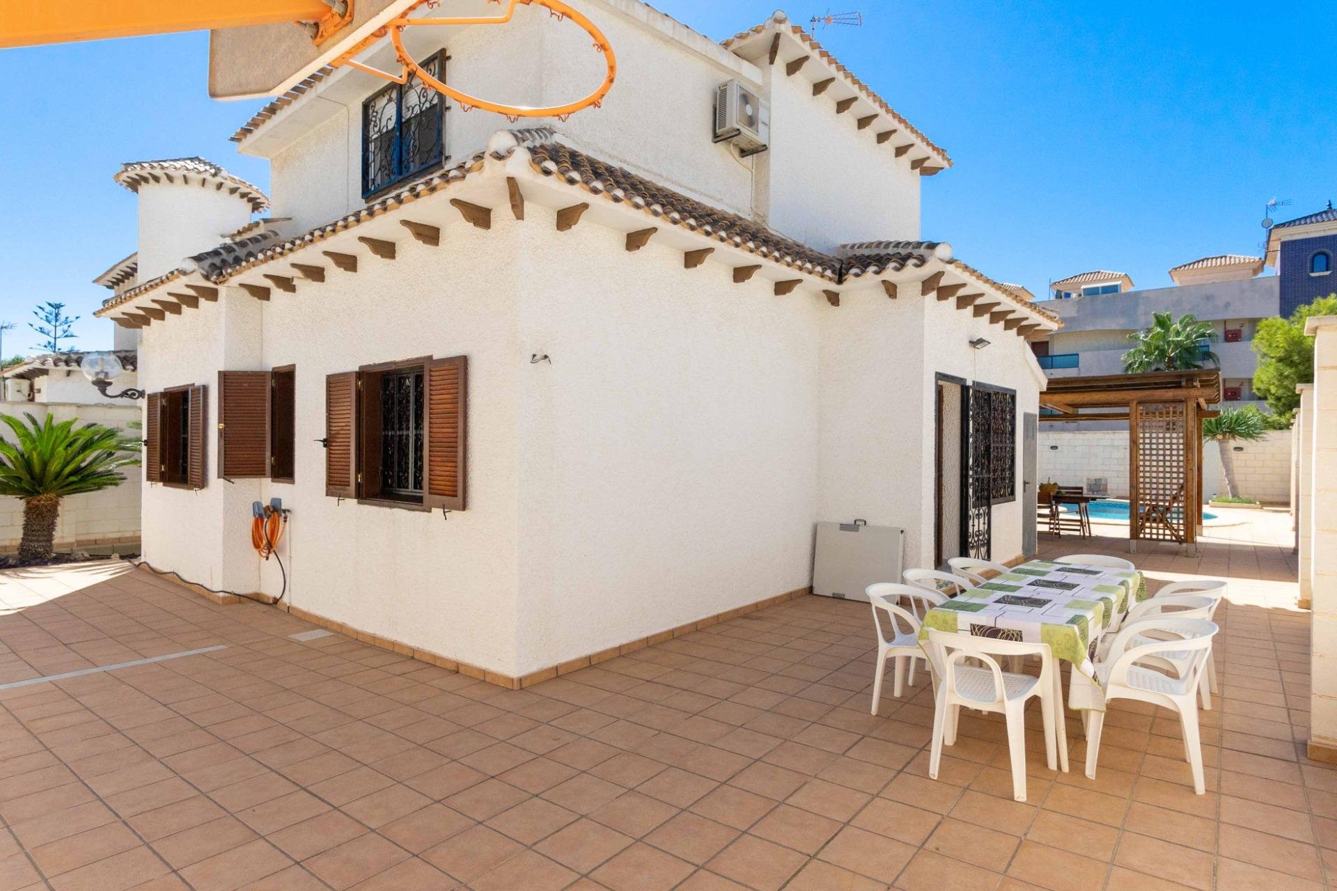 Resale - Villa -
Orihuela Costa - La Zenia