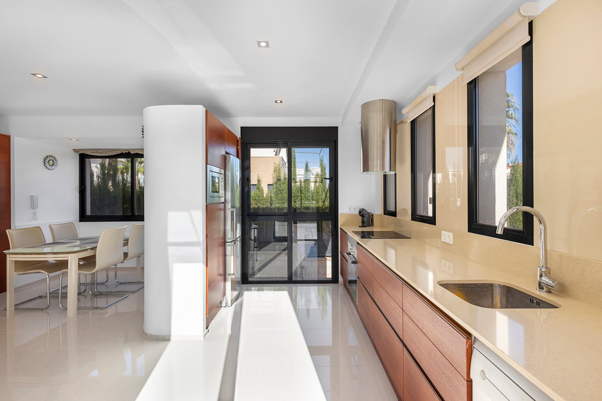 Resale - Villa -
Orihuela Costa - La Zenia