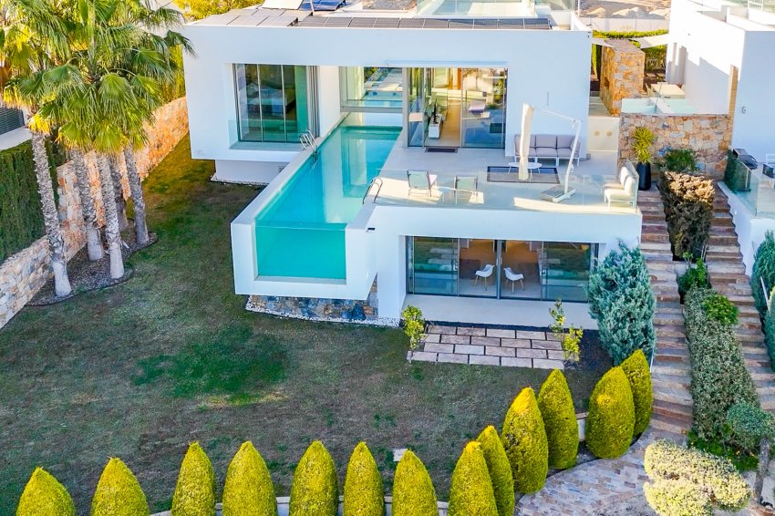 Resale - Villa -
Orihuela Costa - Las Colinas Golf