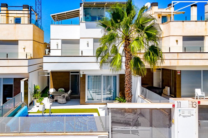 Resale - Villa -
Orihuela Costa - Lomas de Cabo Roig