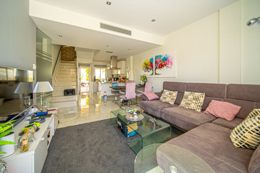 Resale - Villa -
Orihuela Costa - Lomas de Cabo Roig