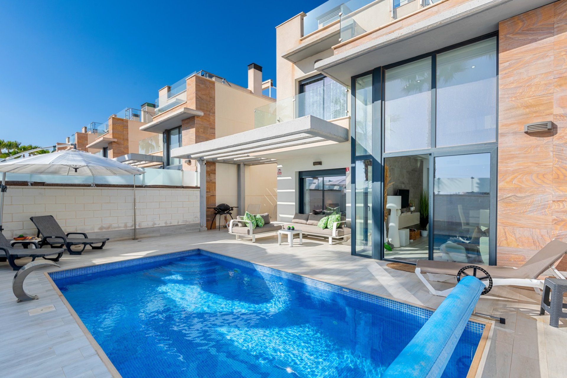 Resale - Villa -
Orihuela Costa - Lomas de Cabo Roig