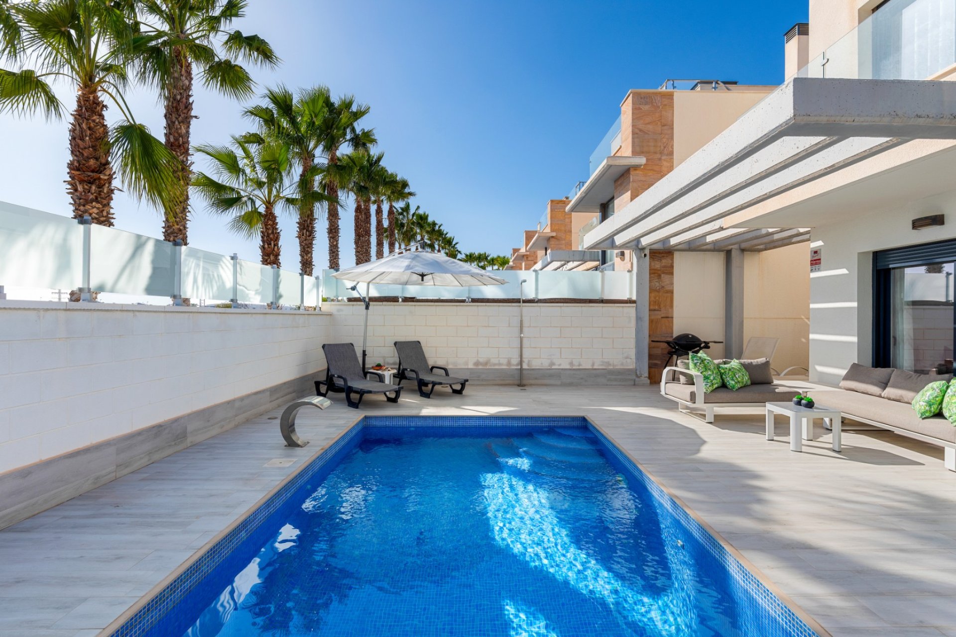 Resale - Villa -
Orihuela Costa - Lomas de Cabo Roig