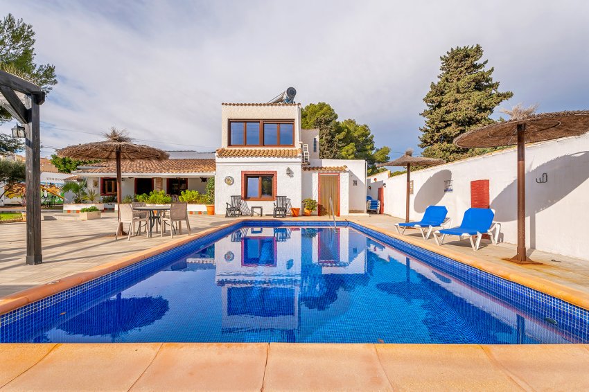 Resale - Villa -
Orihuela Costa - Lomas de Cabo Roig