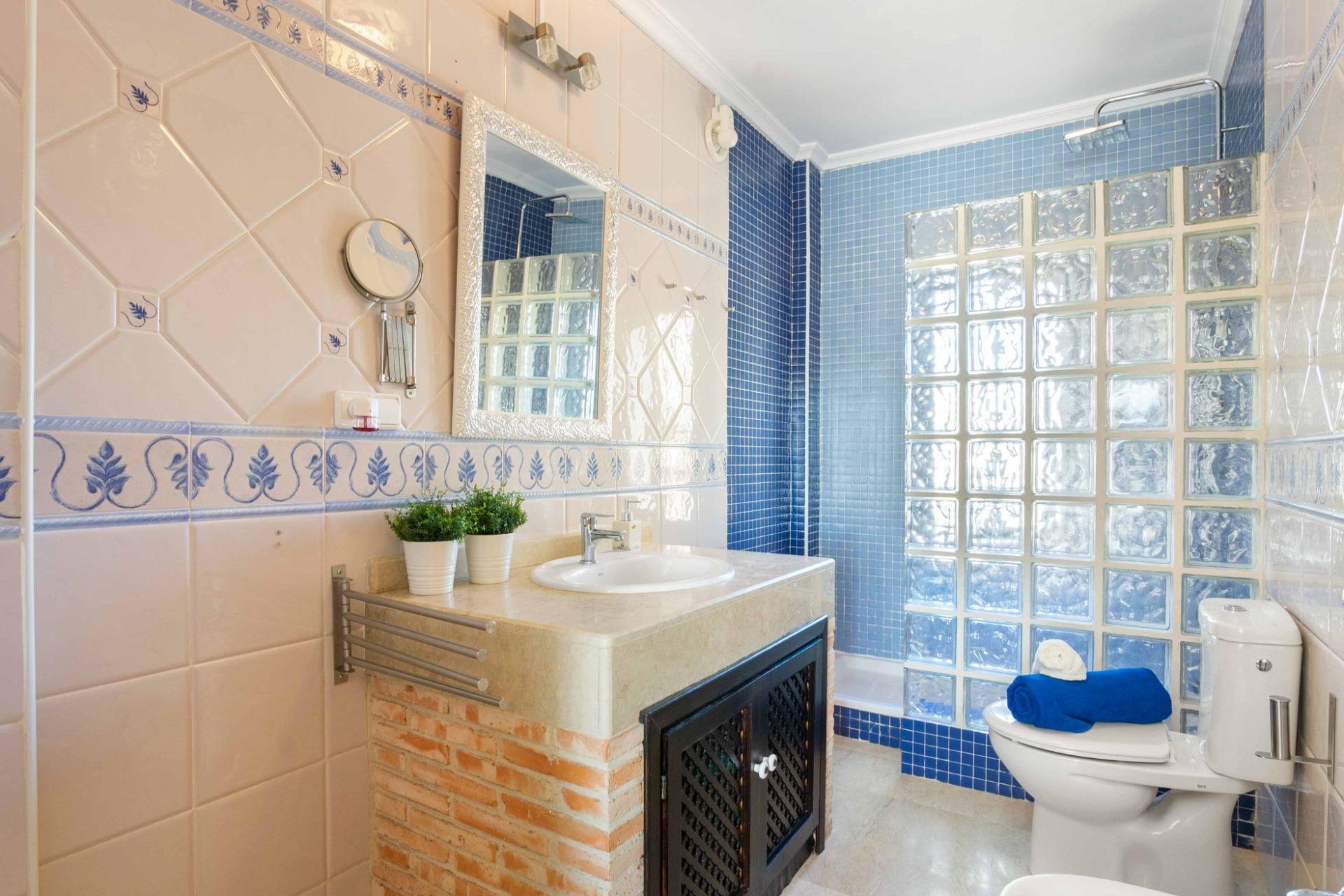 Resale - Villa -
Orihuela Costa - Los Almendros-La Florida
