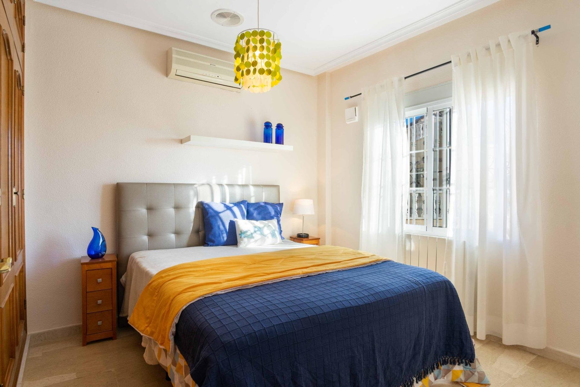 Resale - Villa -
Orihuela Costa - Los Almendros-La Florida